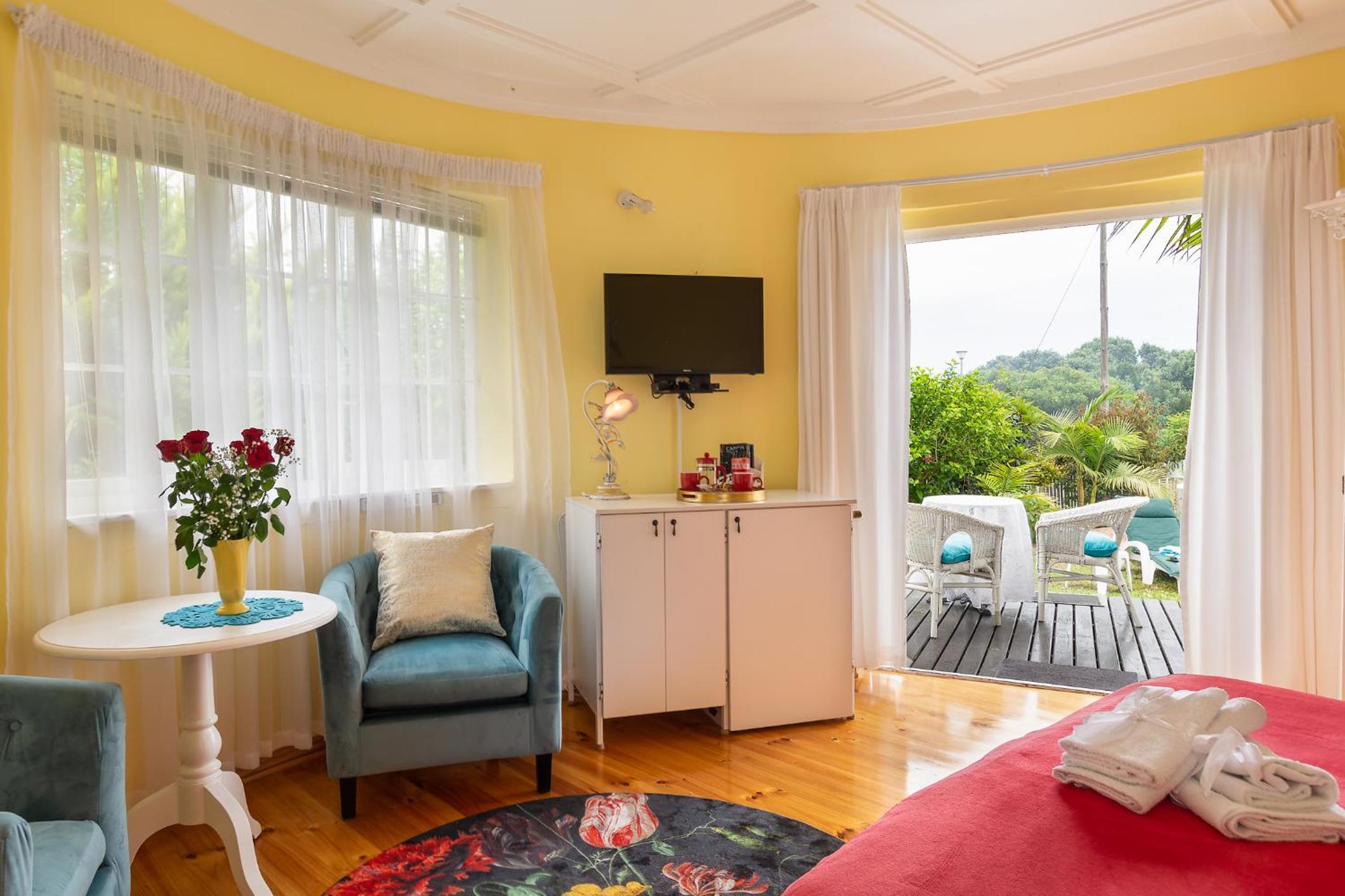 One-Bedroom Chalet - Photo 10