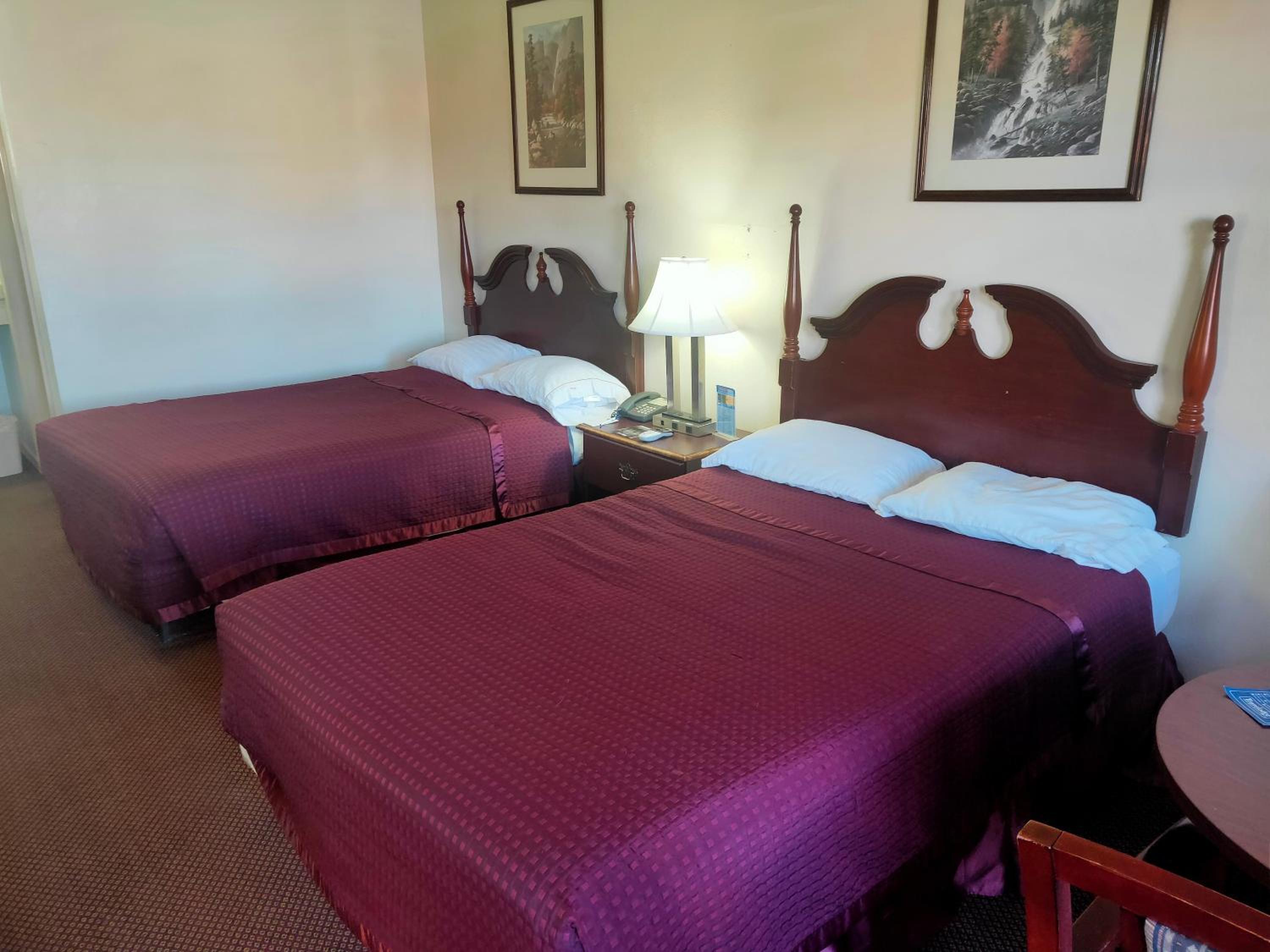Deluxe Double Room with Two Double Beds - Non-Smoking photo 3