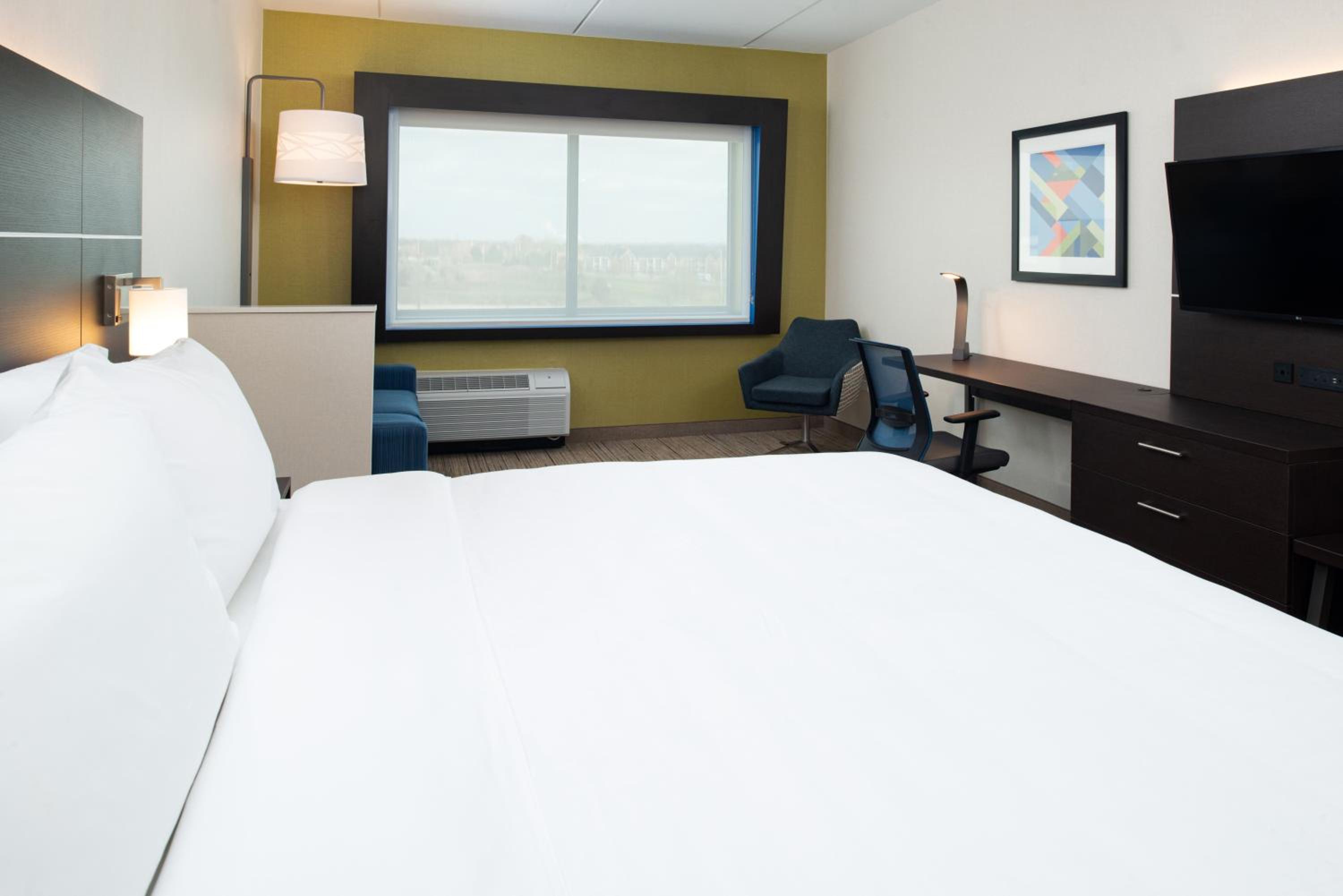 King Suite with Sofa Bed - Photo 3