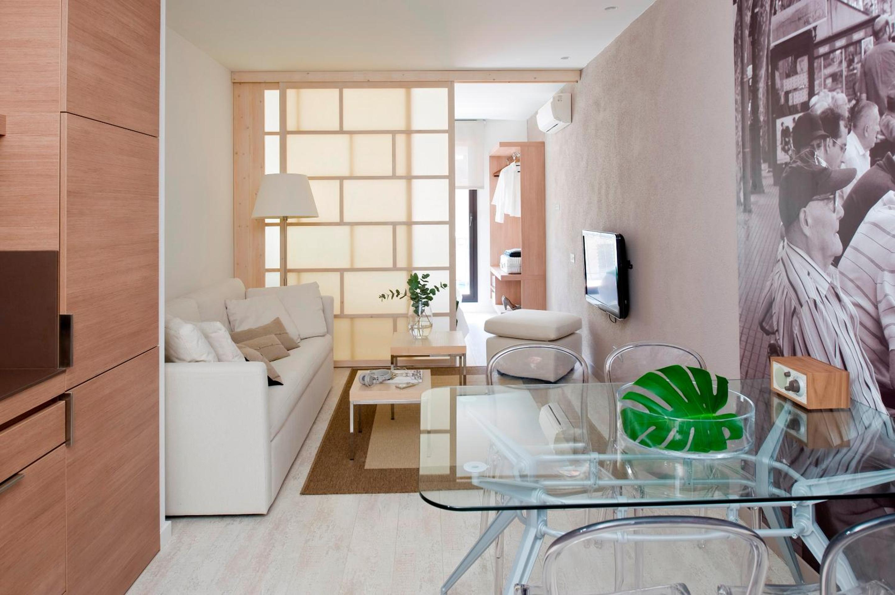 Two-Bedroom Apartment with One Bathroom photo 3
