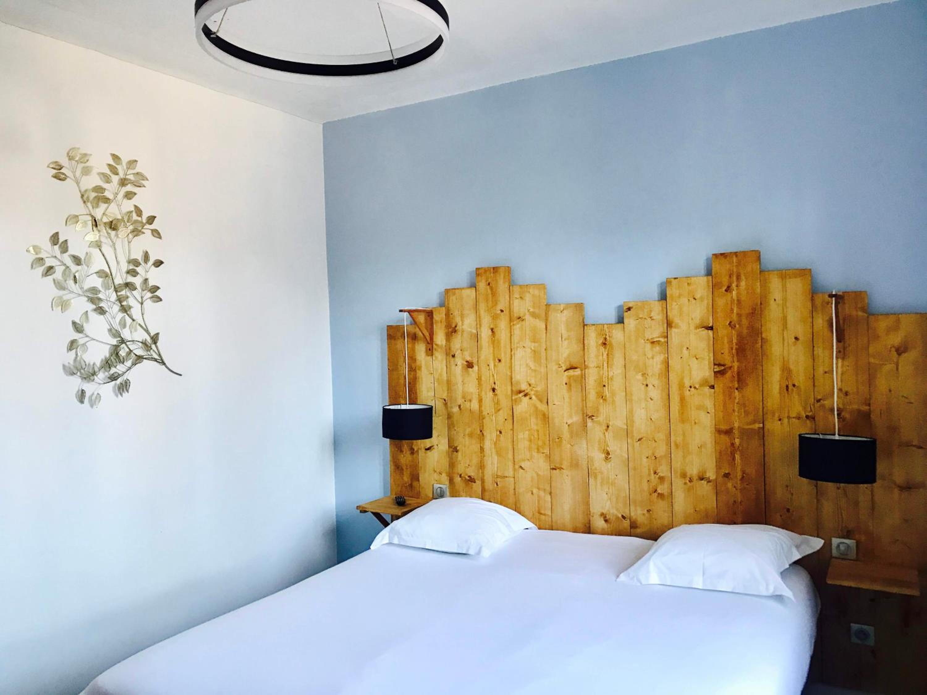 Standard Double Room - Photo 2