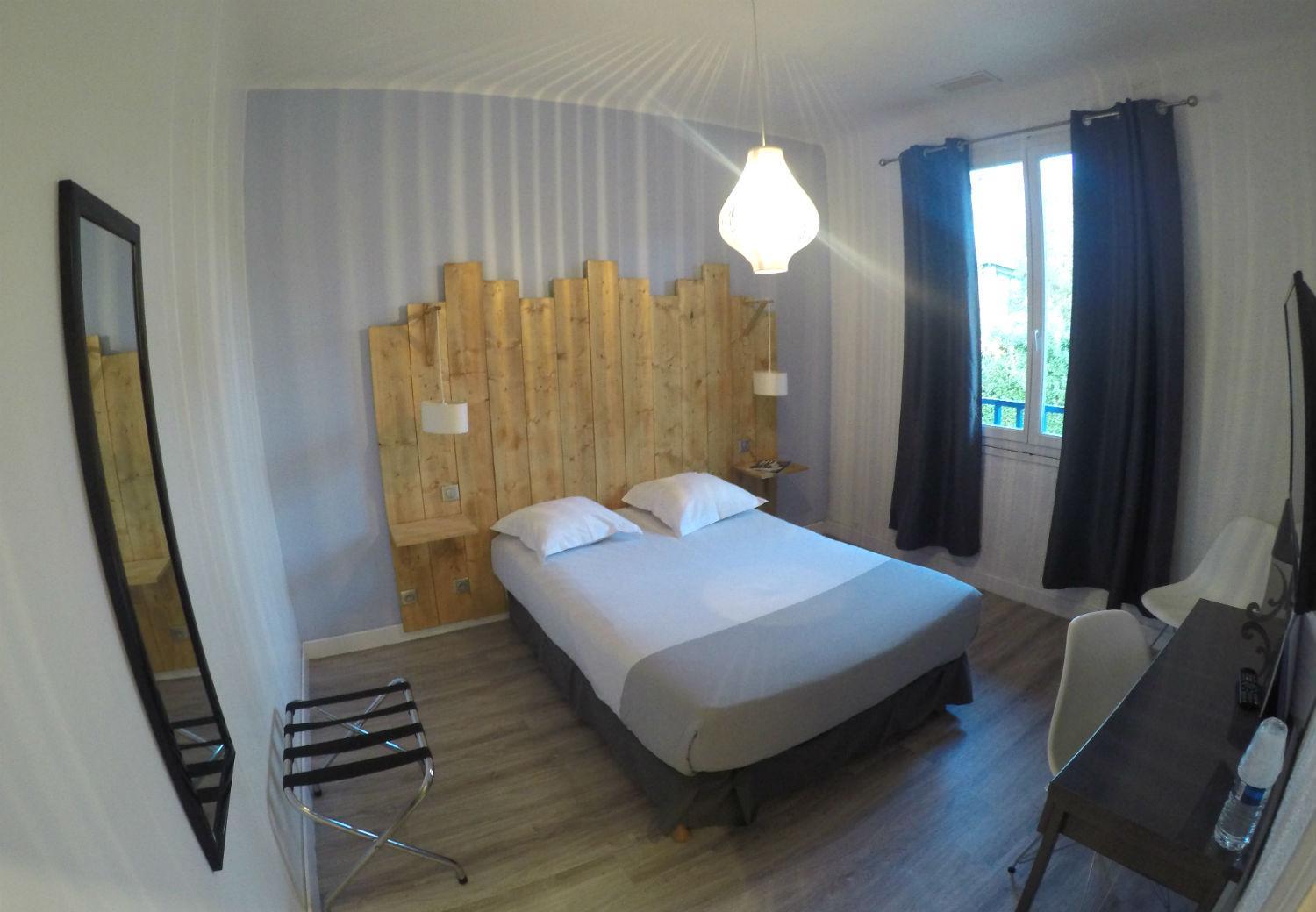 Standard Double Room - Photo 3