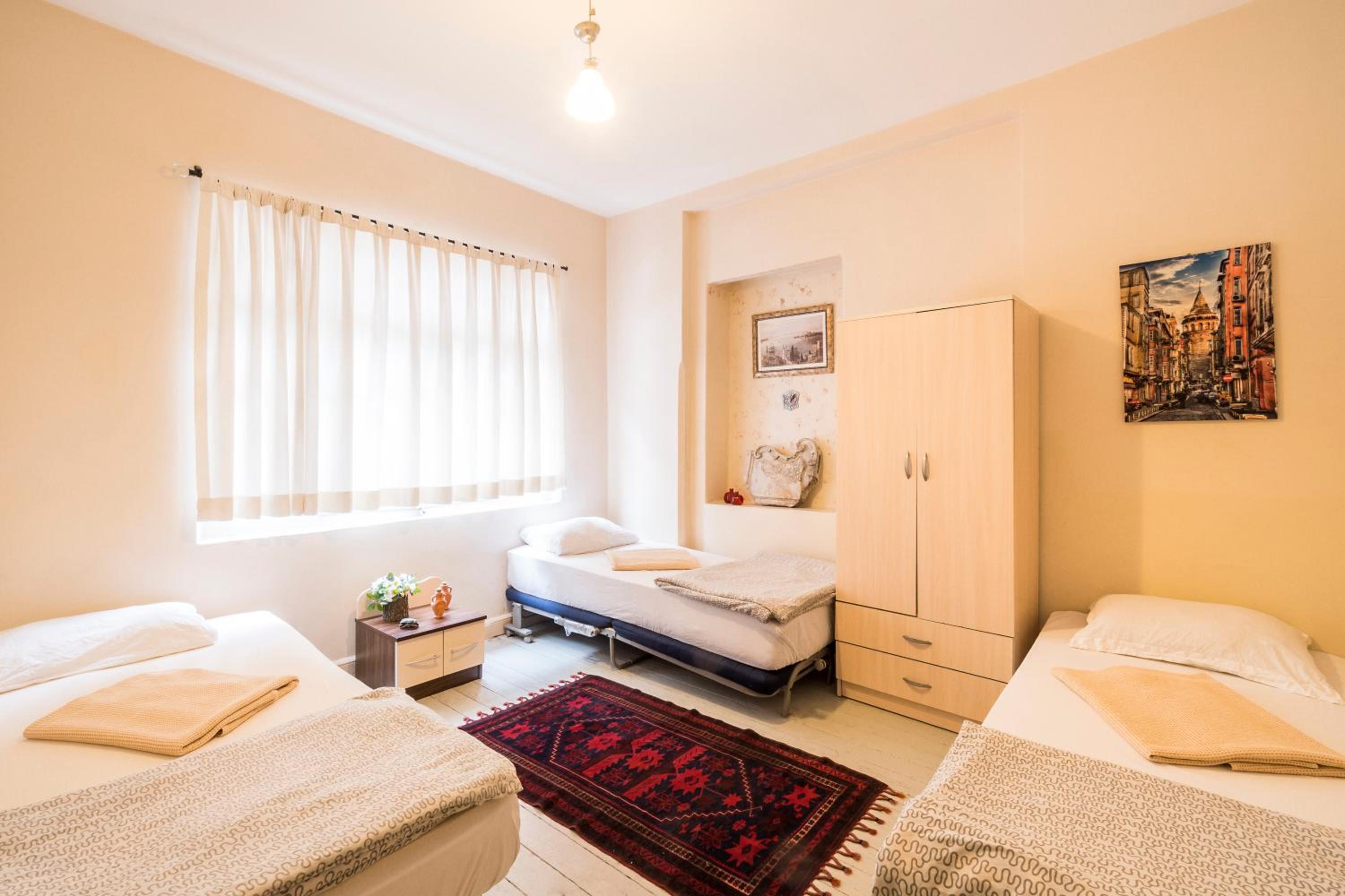Classic Triple Room photo 1