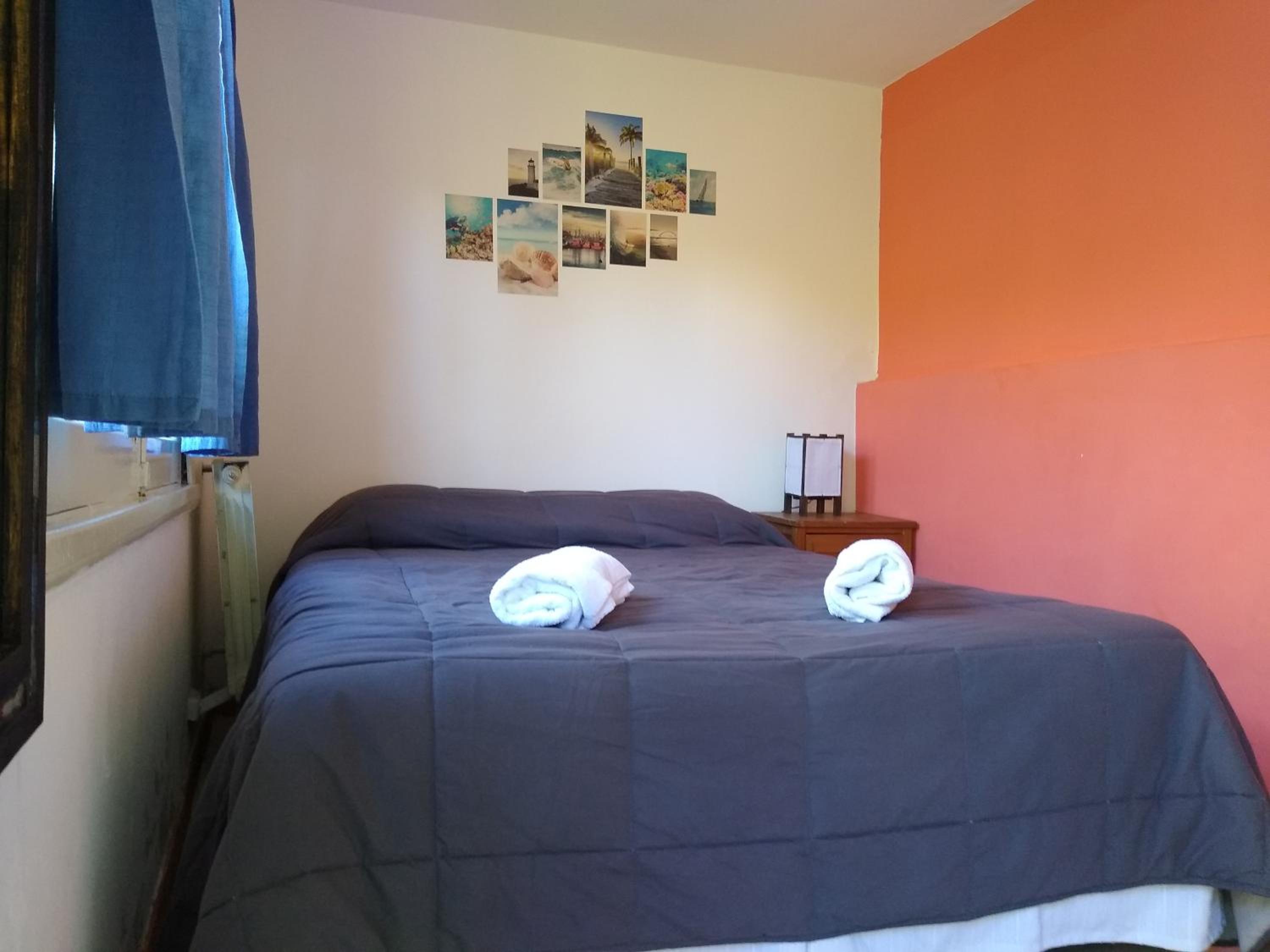 Twin Room with Private Bathroom photo 1