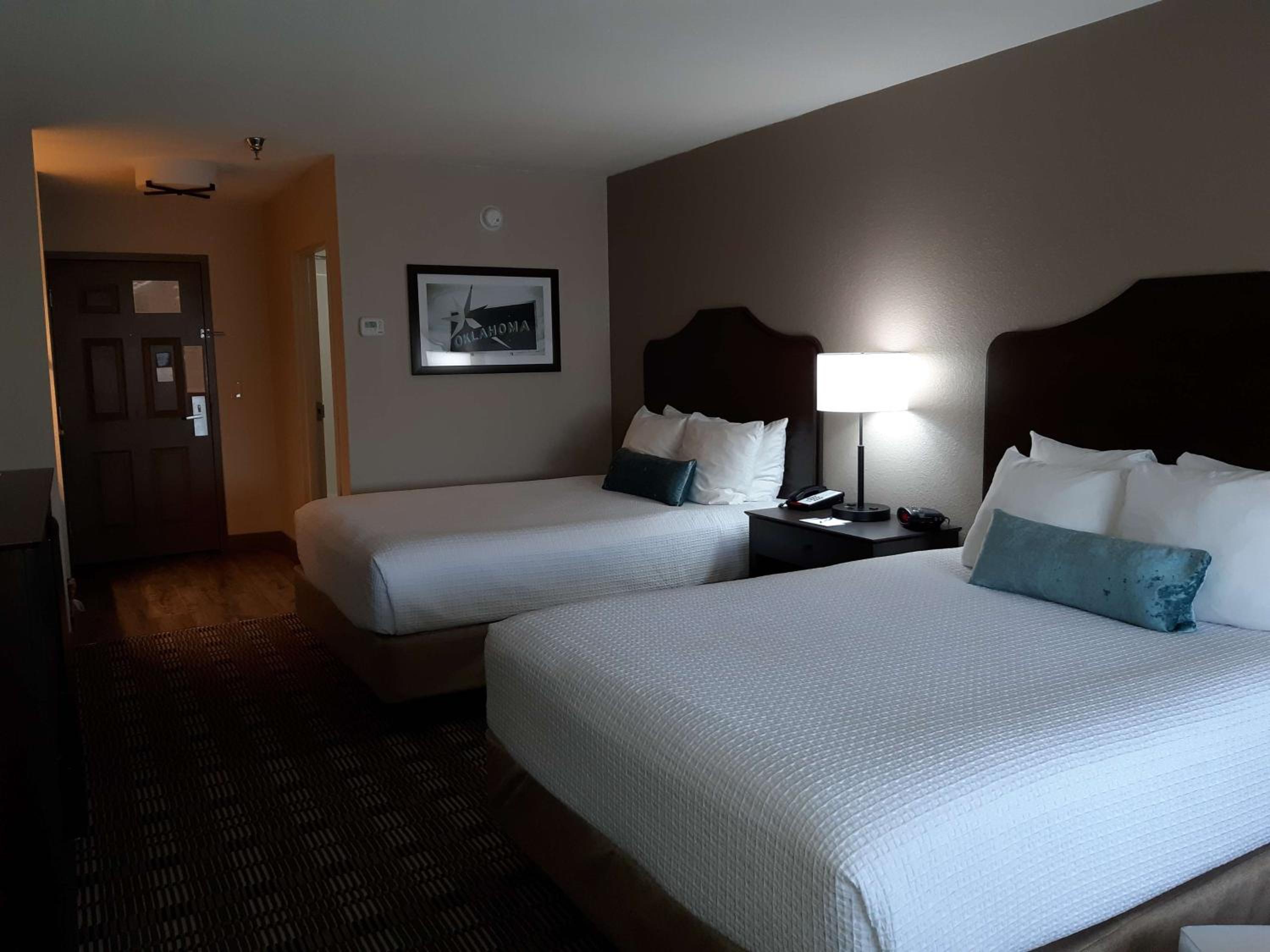 Queen Room with Two Queen Beds - Non-Smoking photo 1