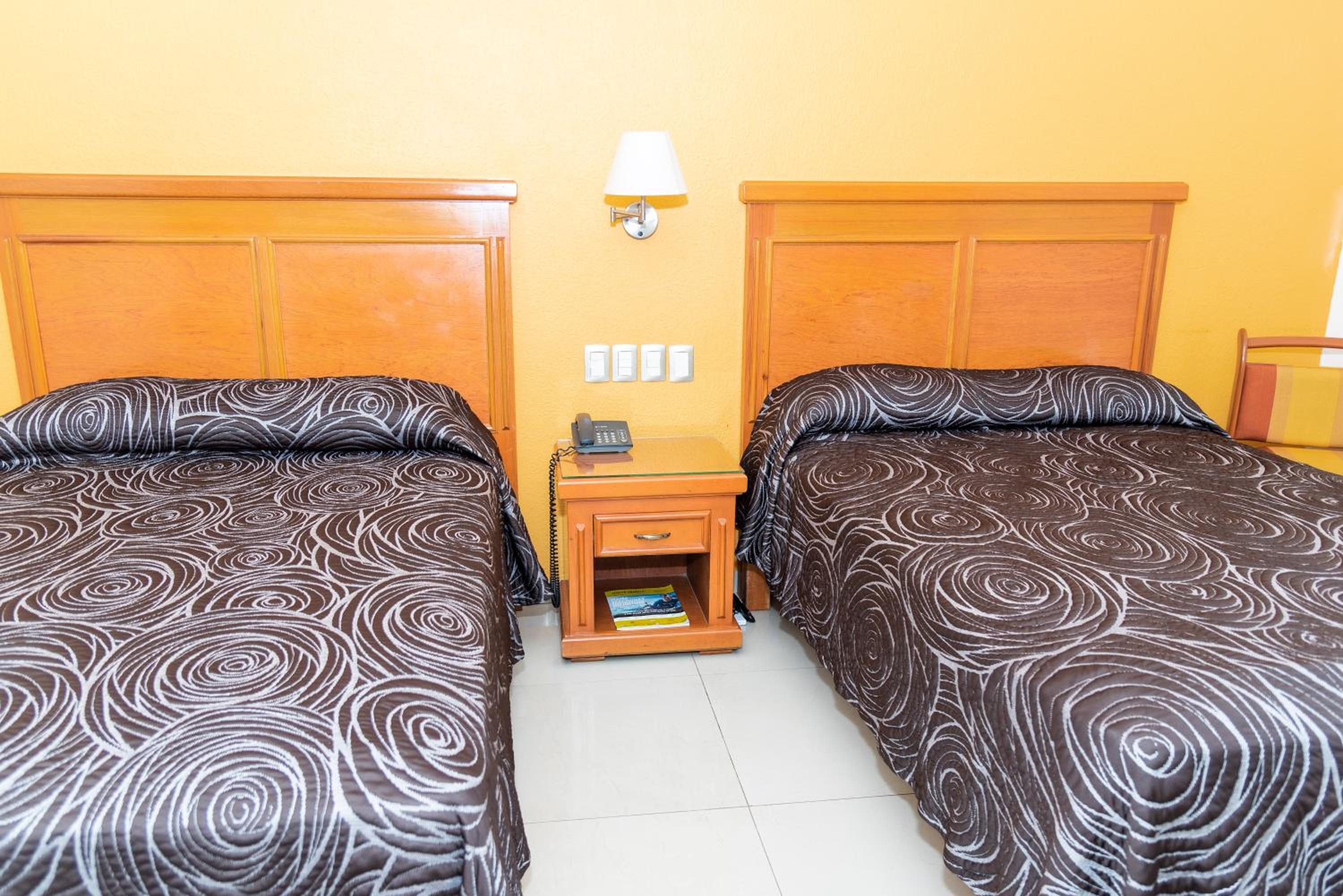 Double Room with Two Double Beds - Photo 1