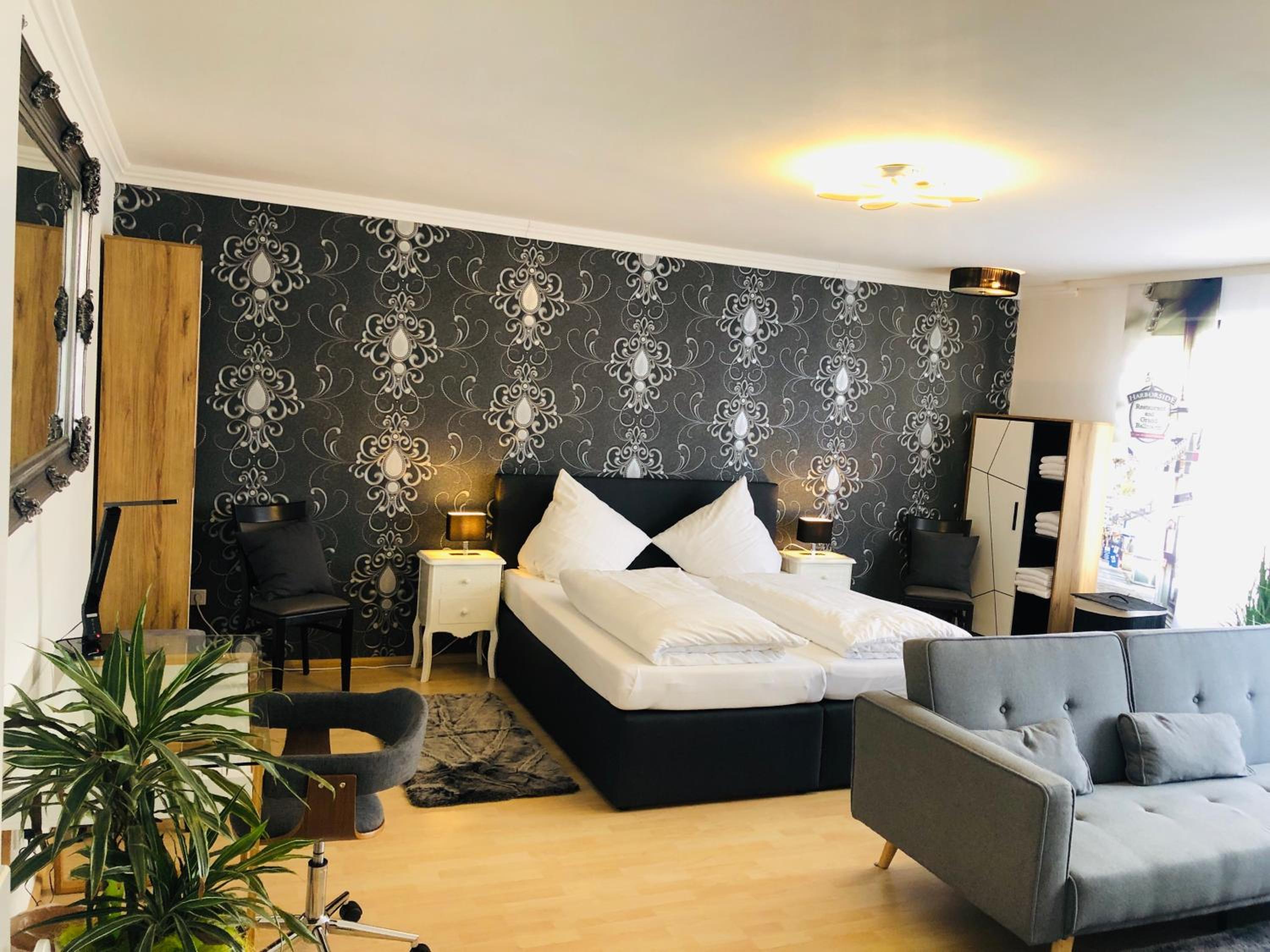 Standard Double Suite