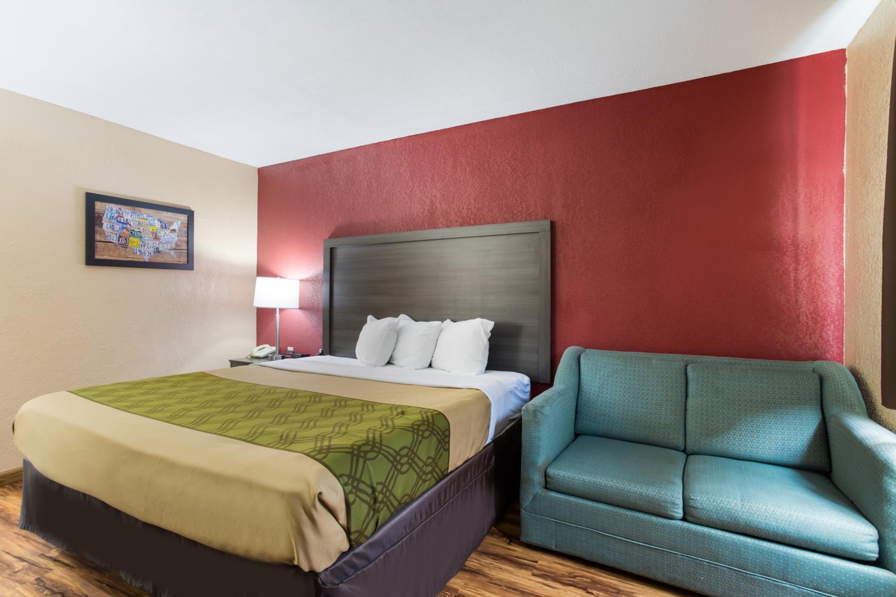 King Room with Tub - Mobility Accessible/Non Smoking - Photo 3