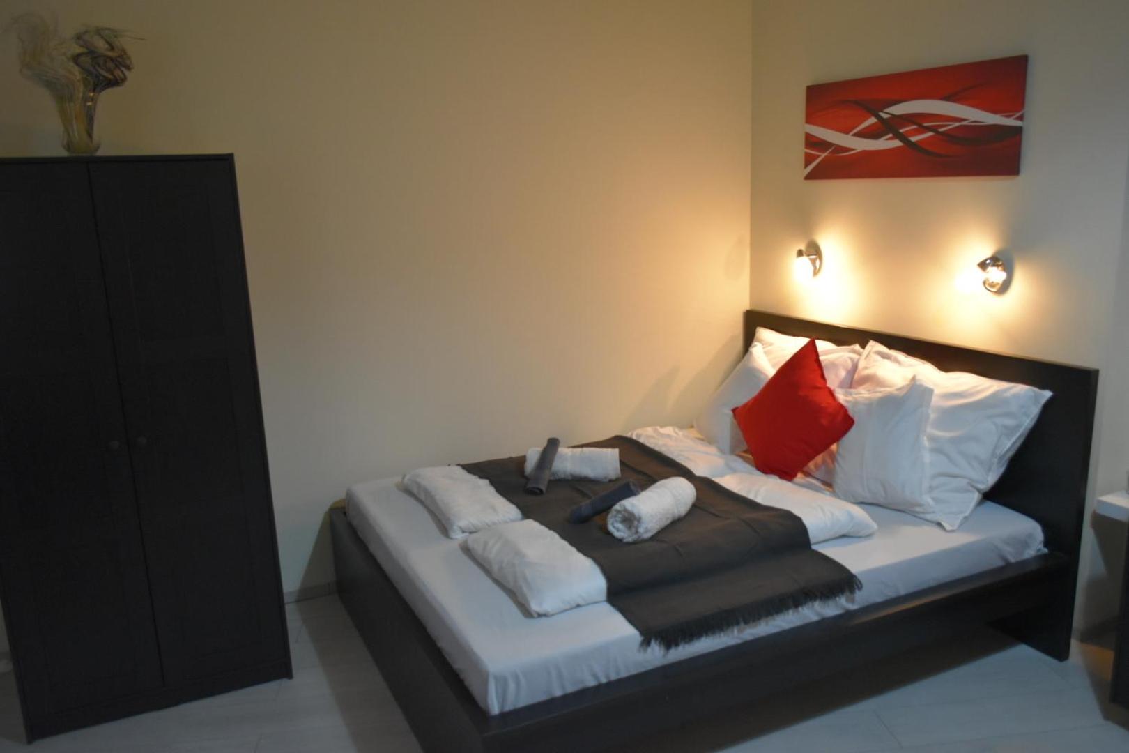Studio Apartment photo 2