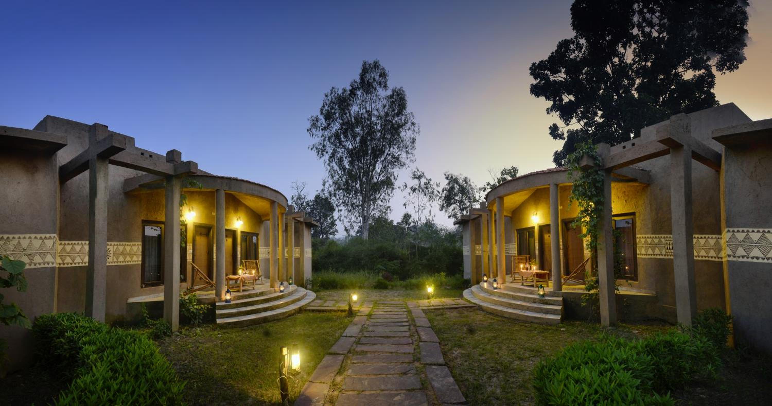 Premium Double Cottage - Photo 16