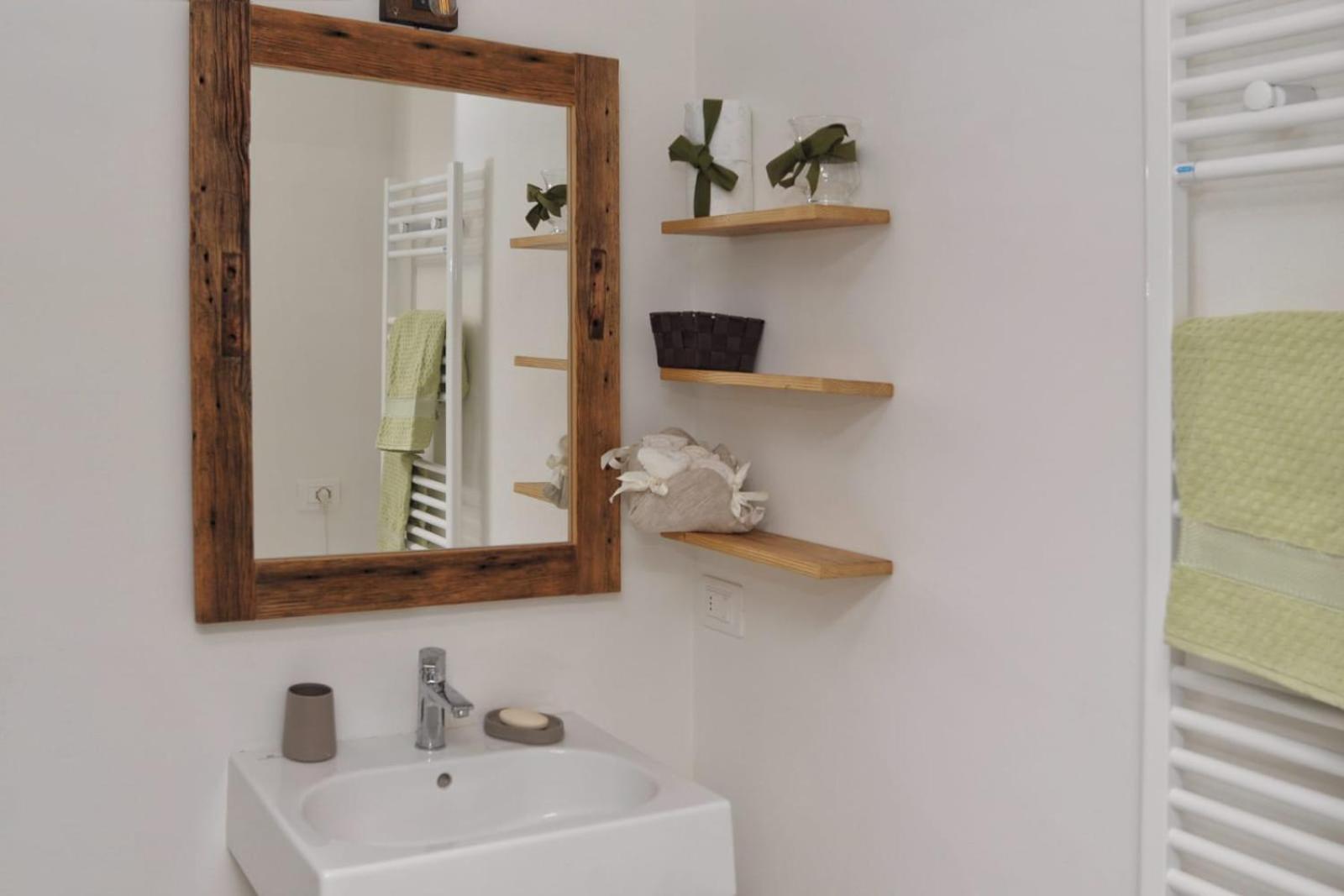 One-Bedroom Apartment - Photo 4