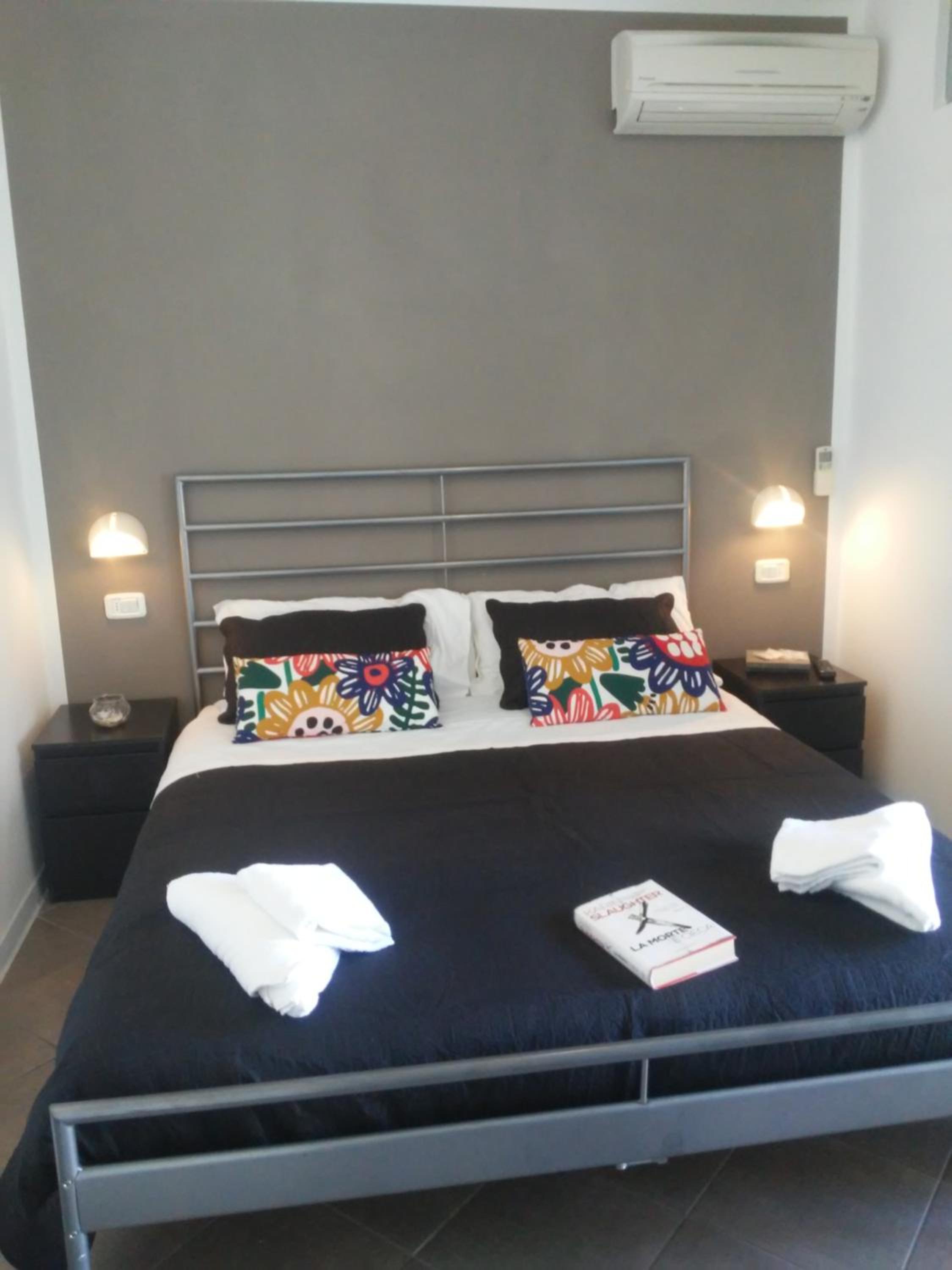 Double Room - Photo 3