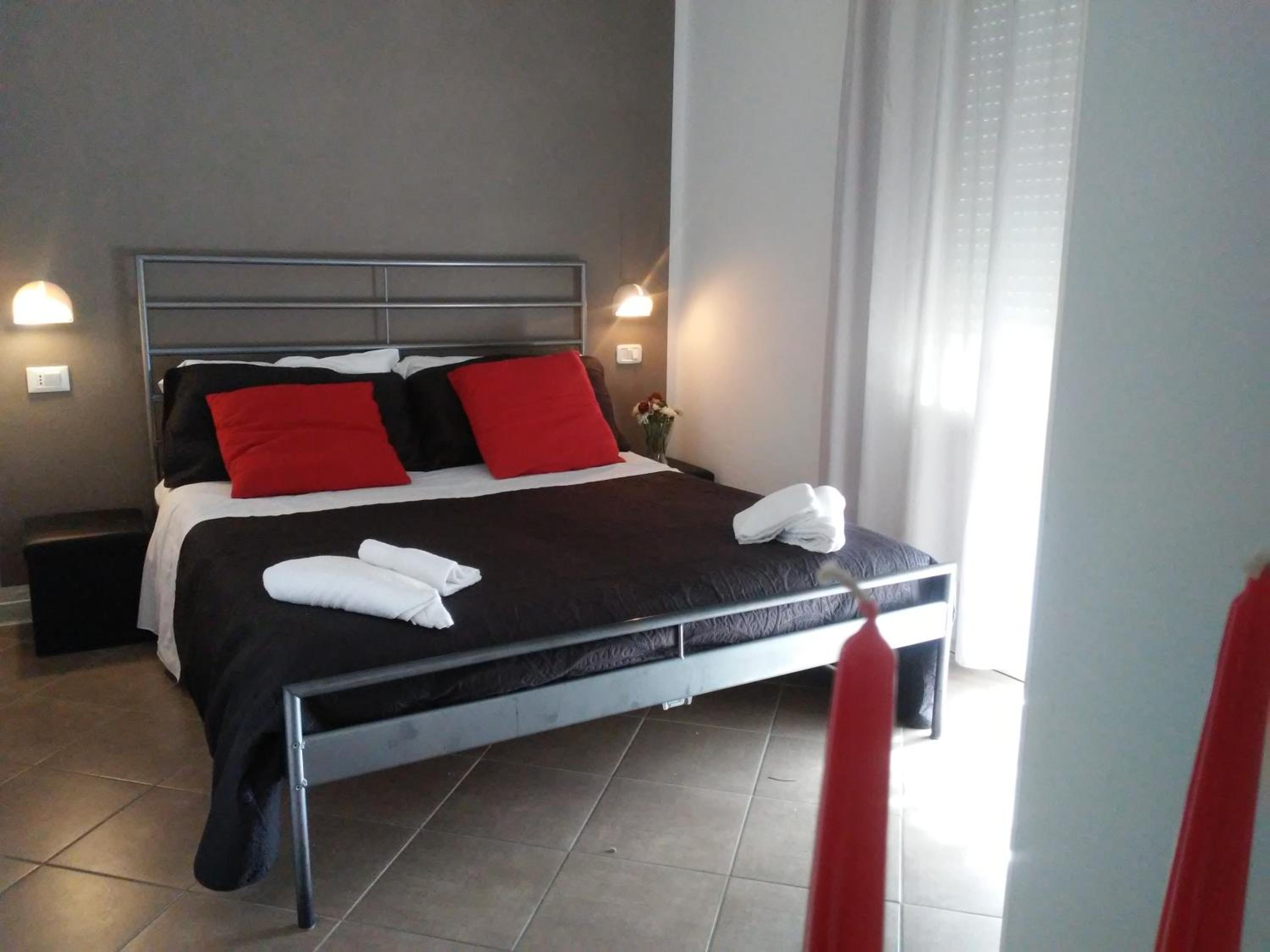 Double Room - Photo 9