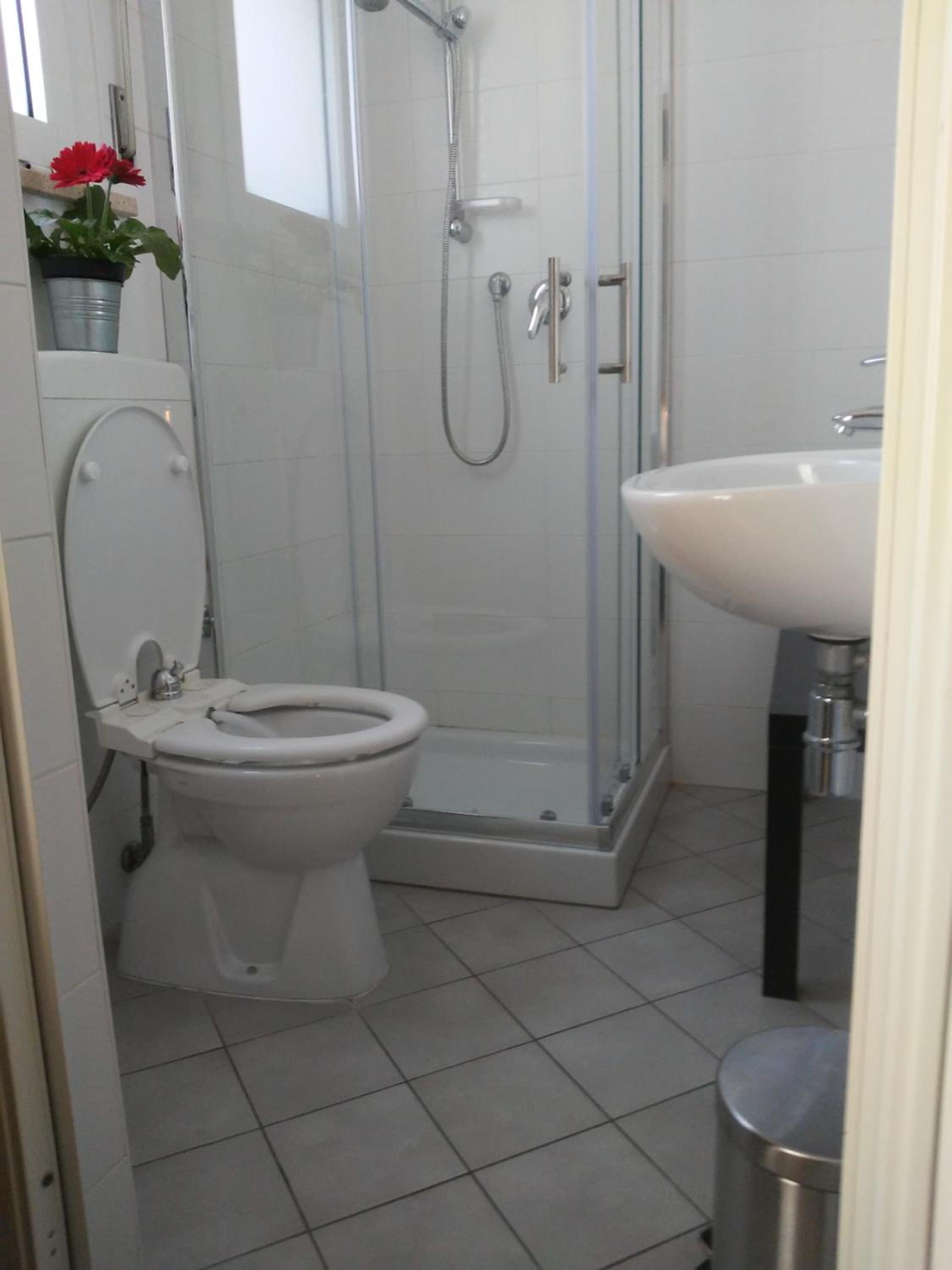 Double Room - Photo 11