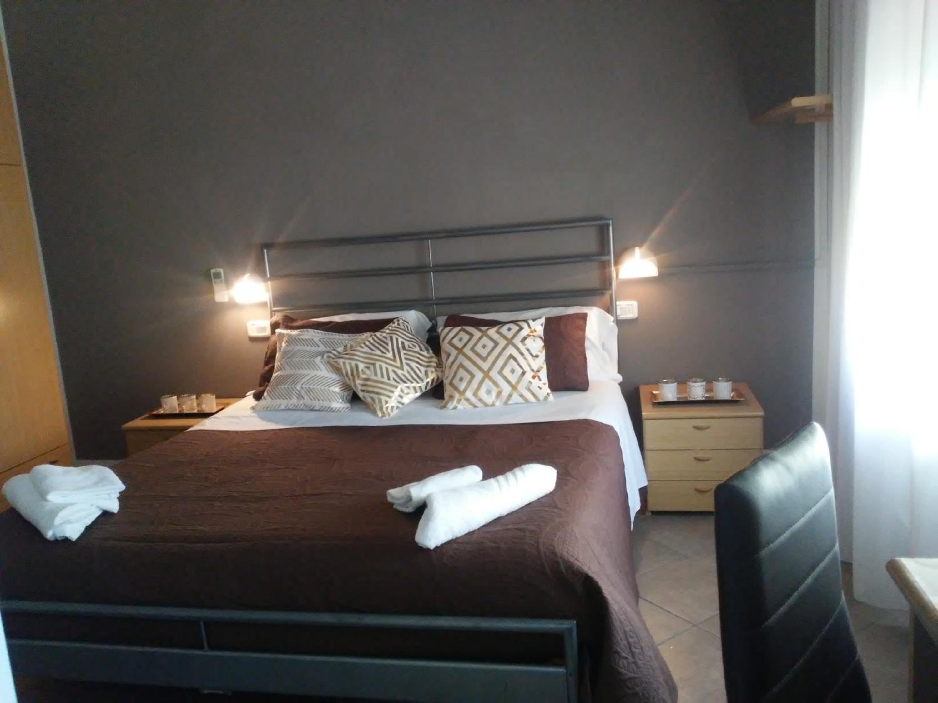 Double Room - Photo 13