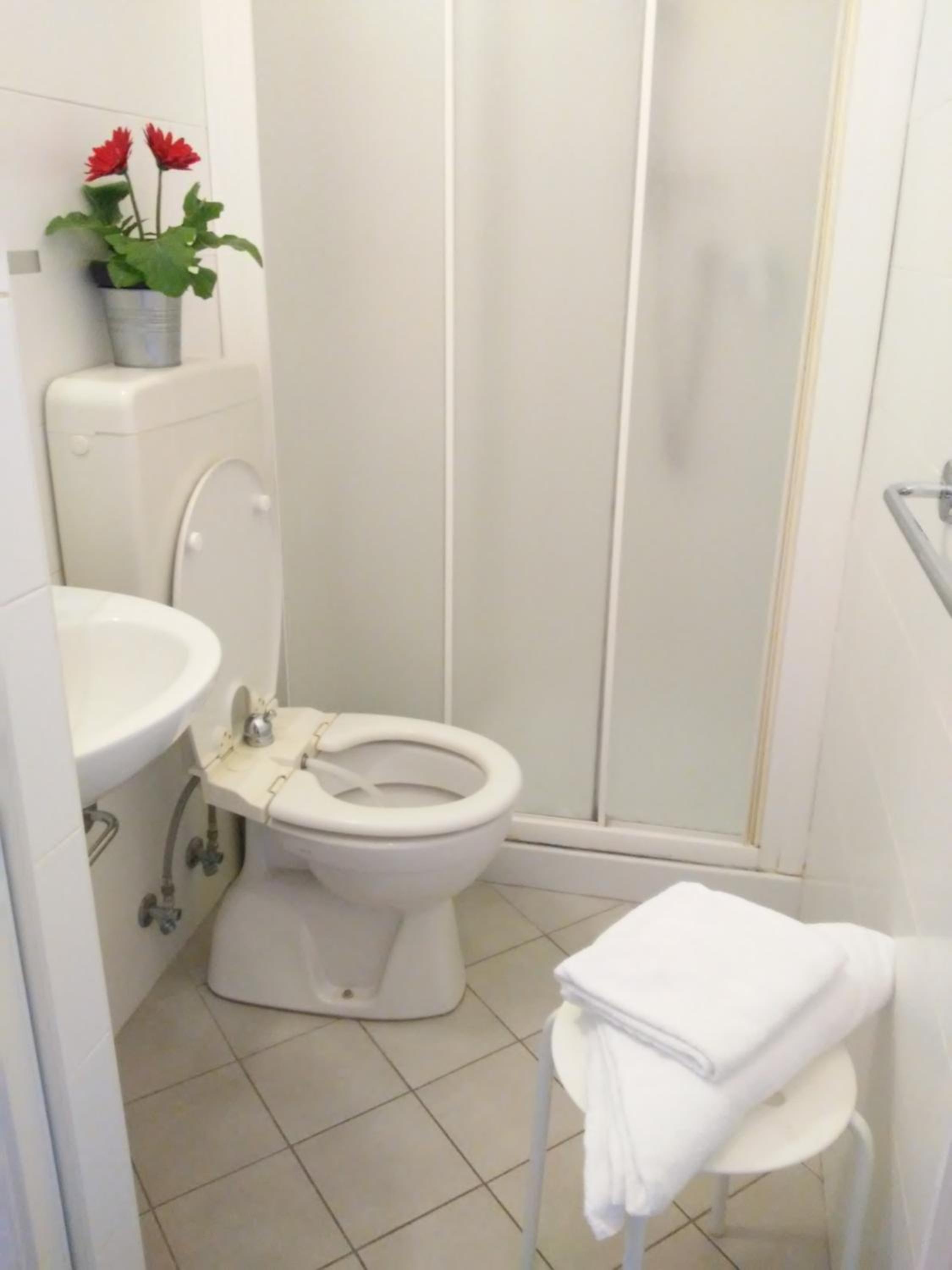 Double Room - Photo 14