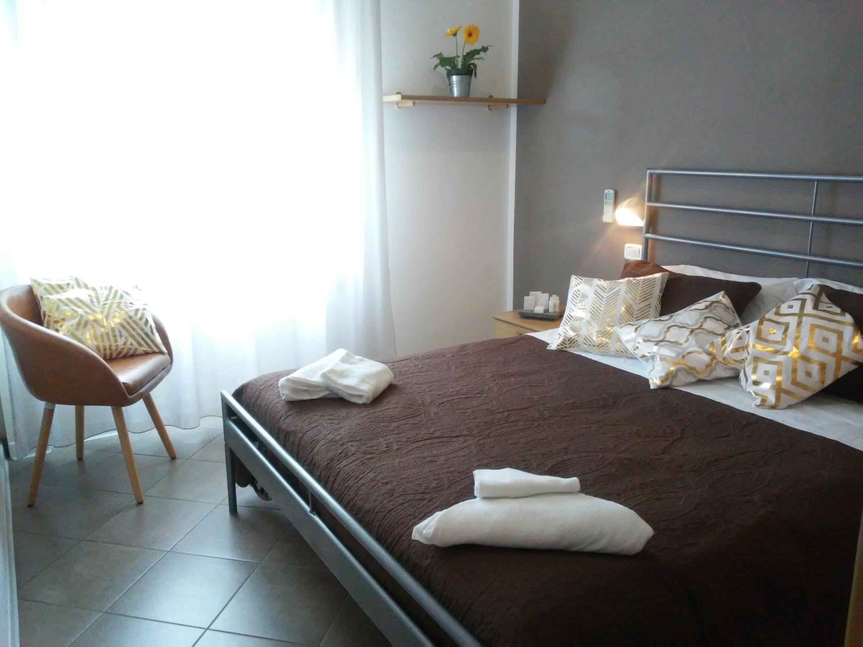 Double Room - Photo 15