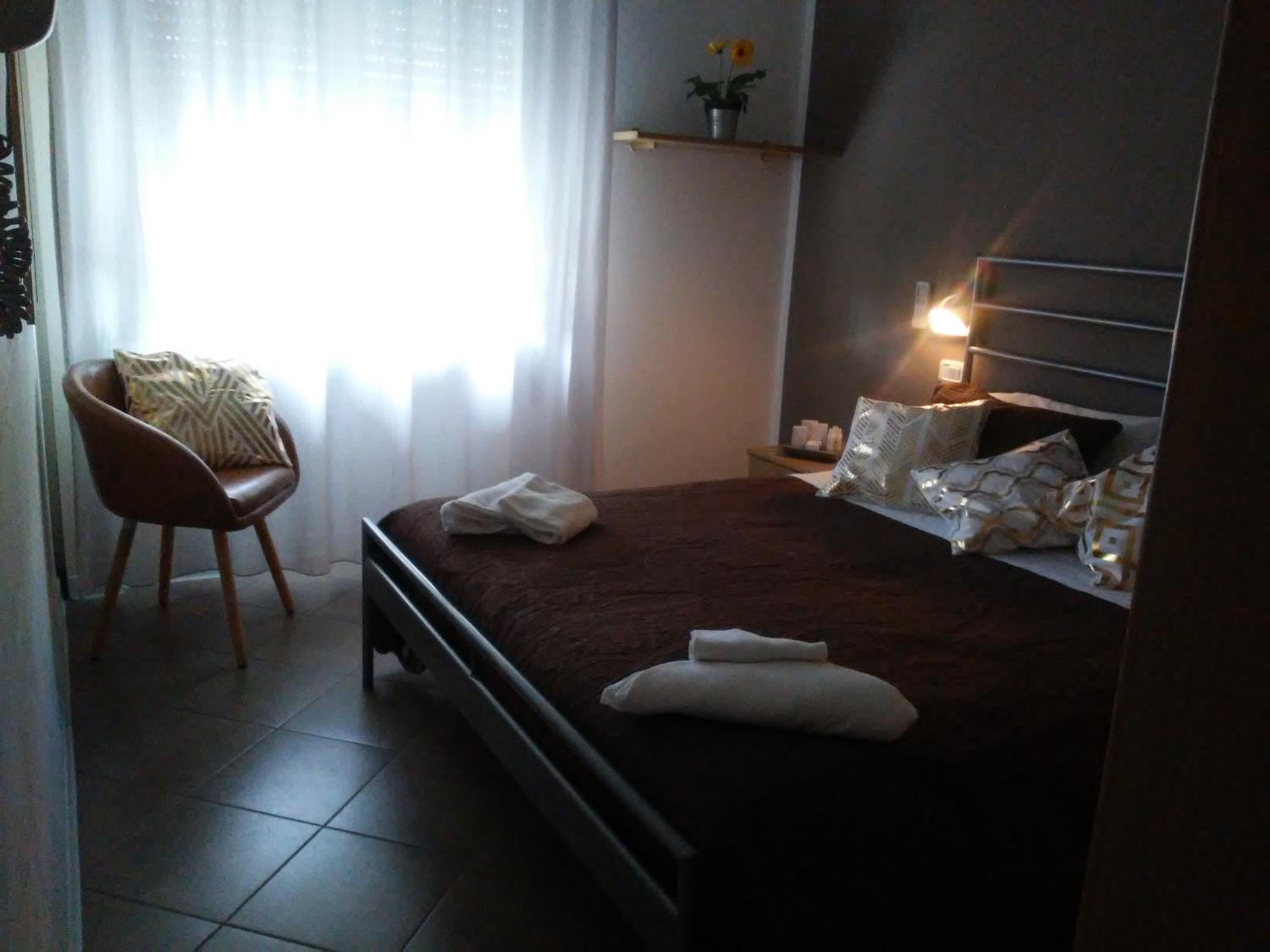 Double Room - Photo 16