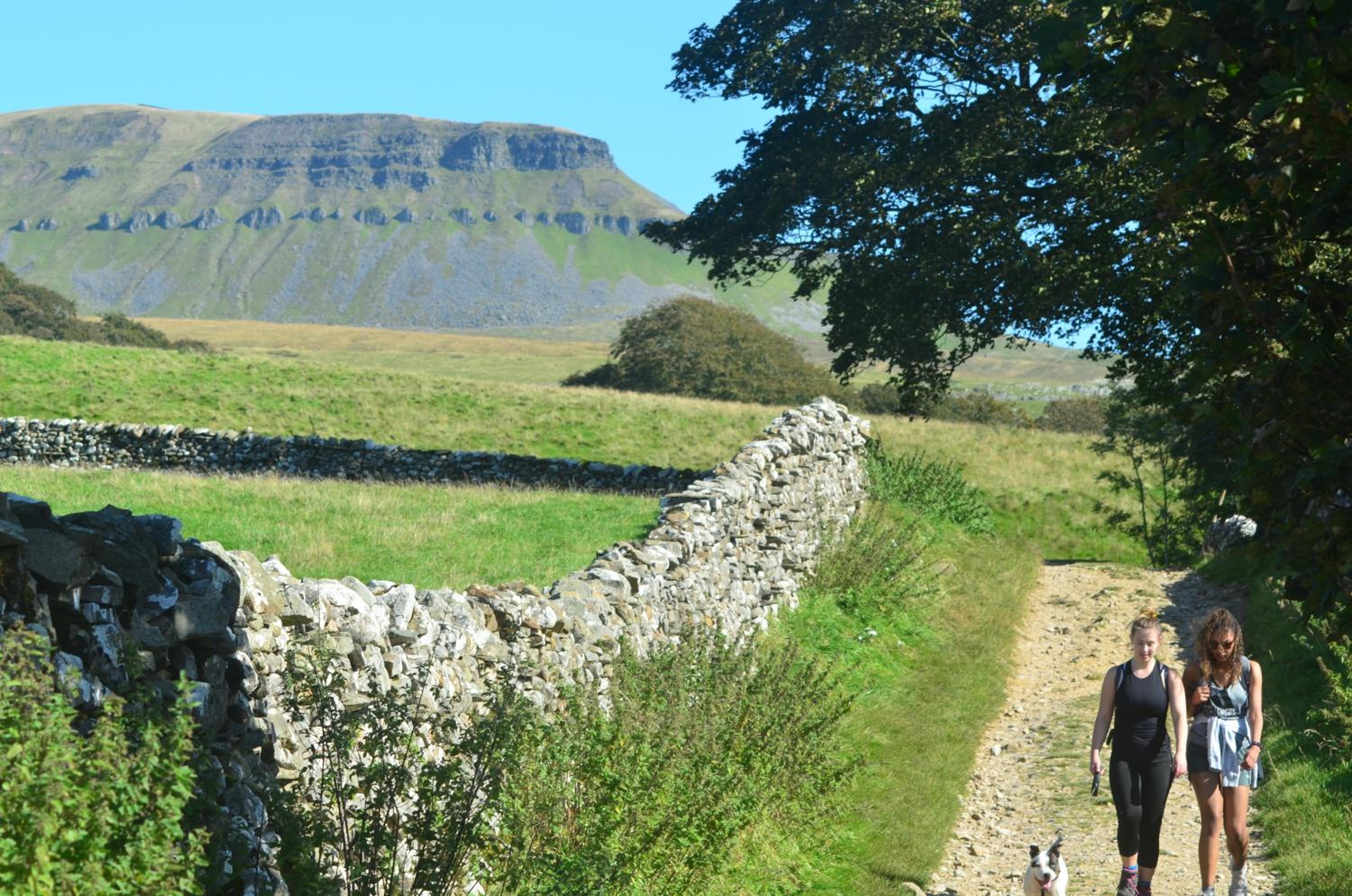 Double room with Patio and Hot Tub (Ingleborough)