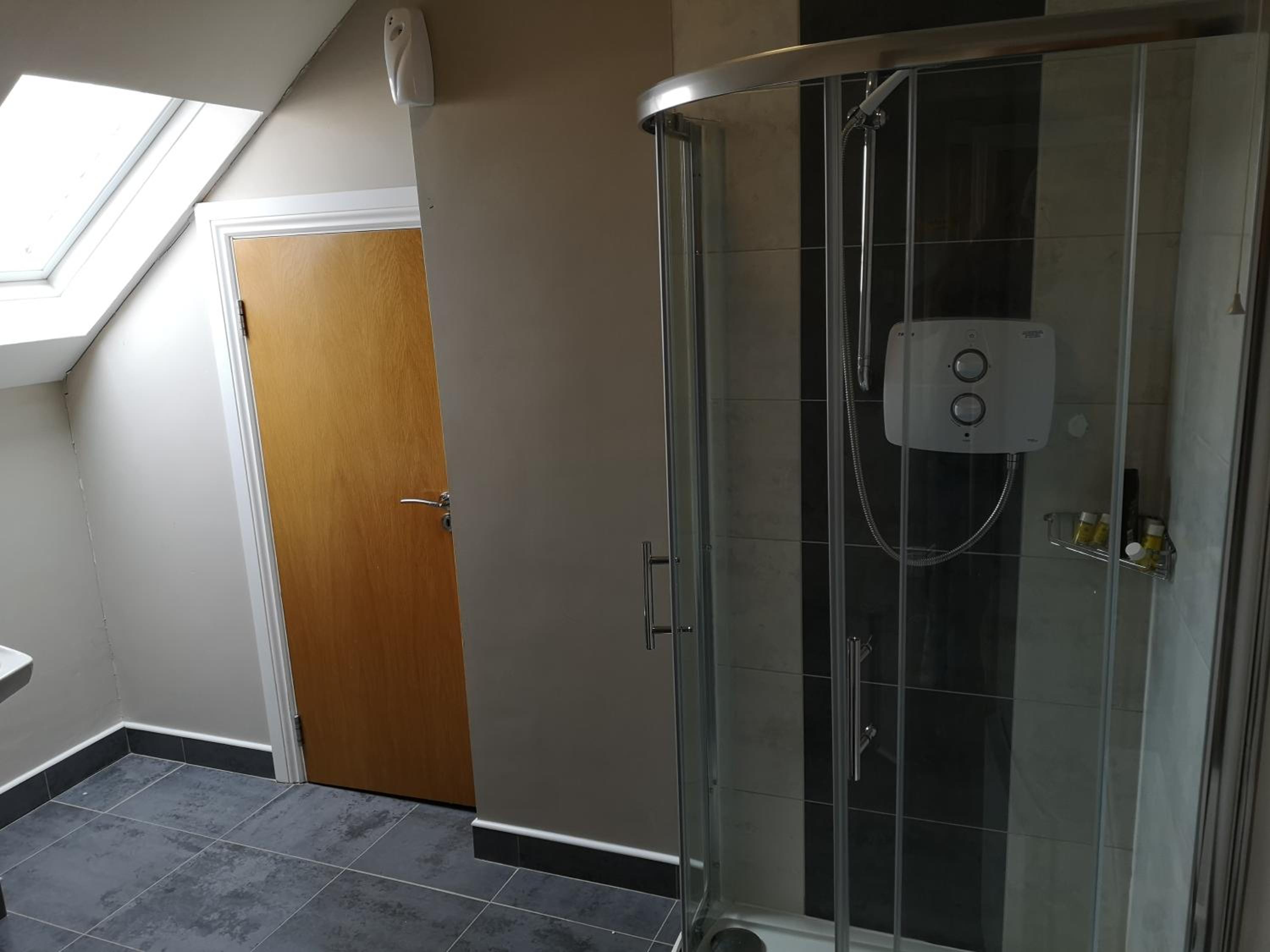 Double Room with Shared Bathroom photo 2