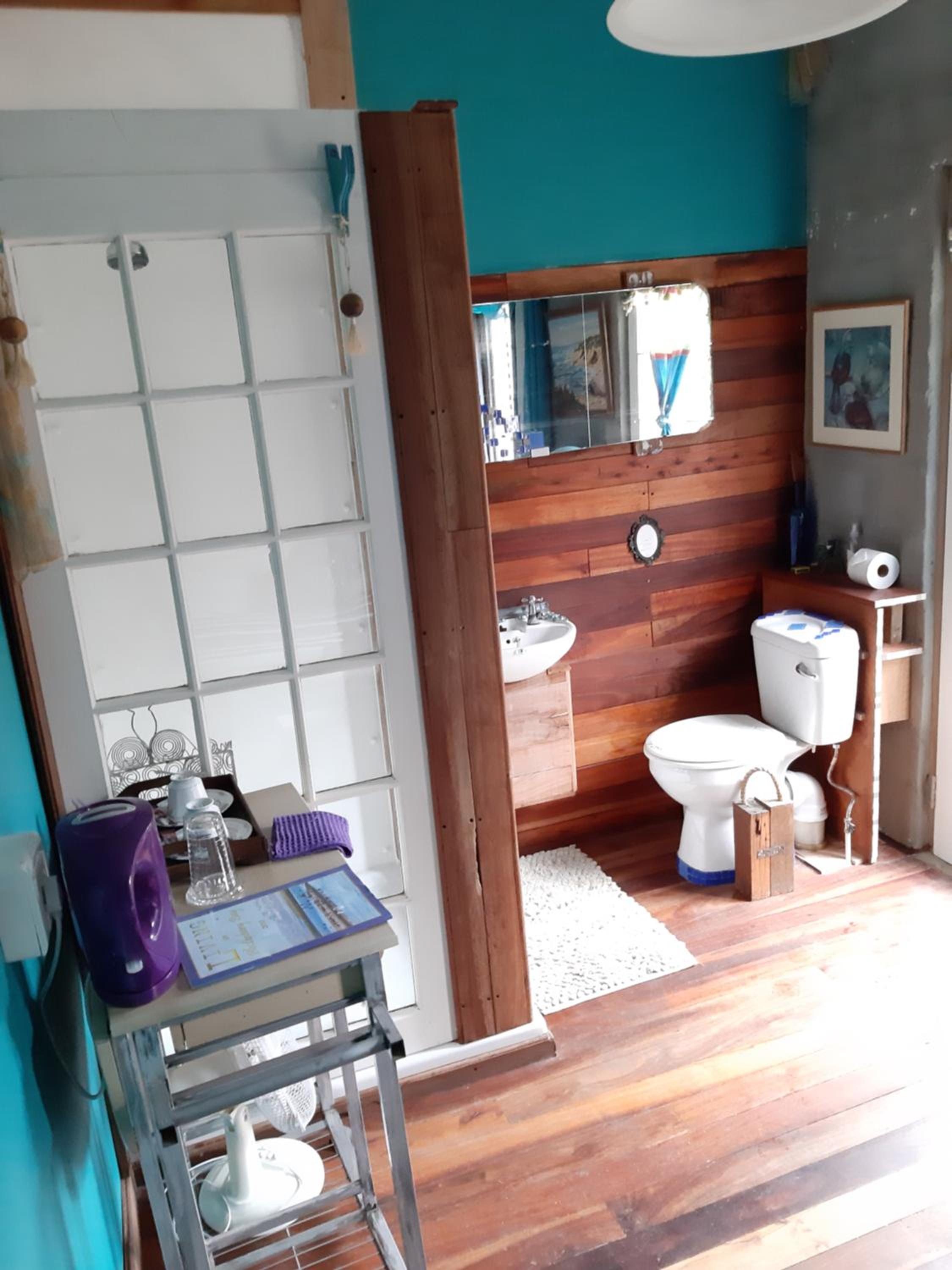 Small Double Room - Photo 14