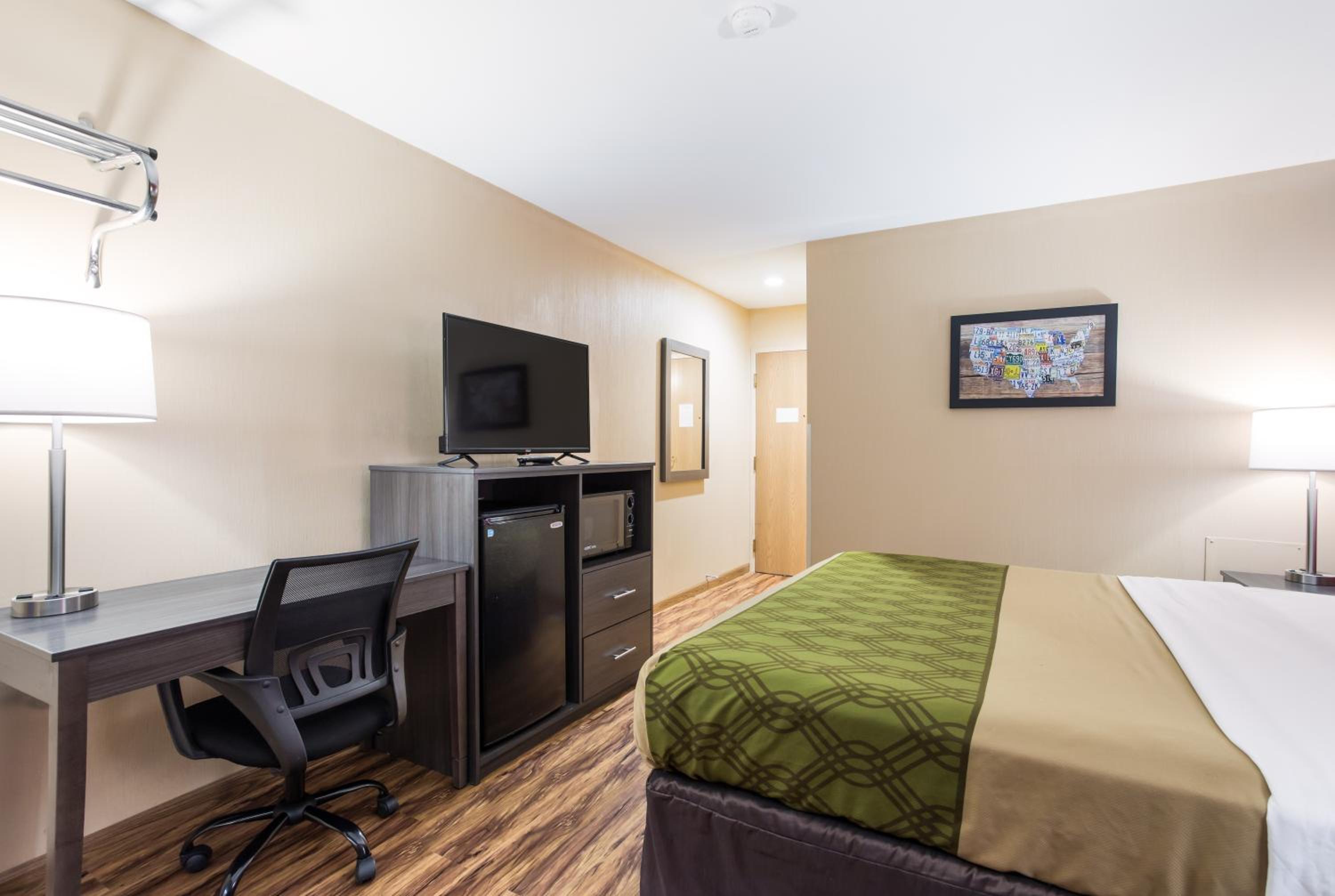 King Room - Non-Smoking - Photo 2