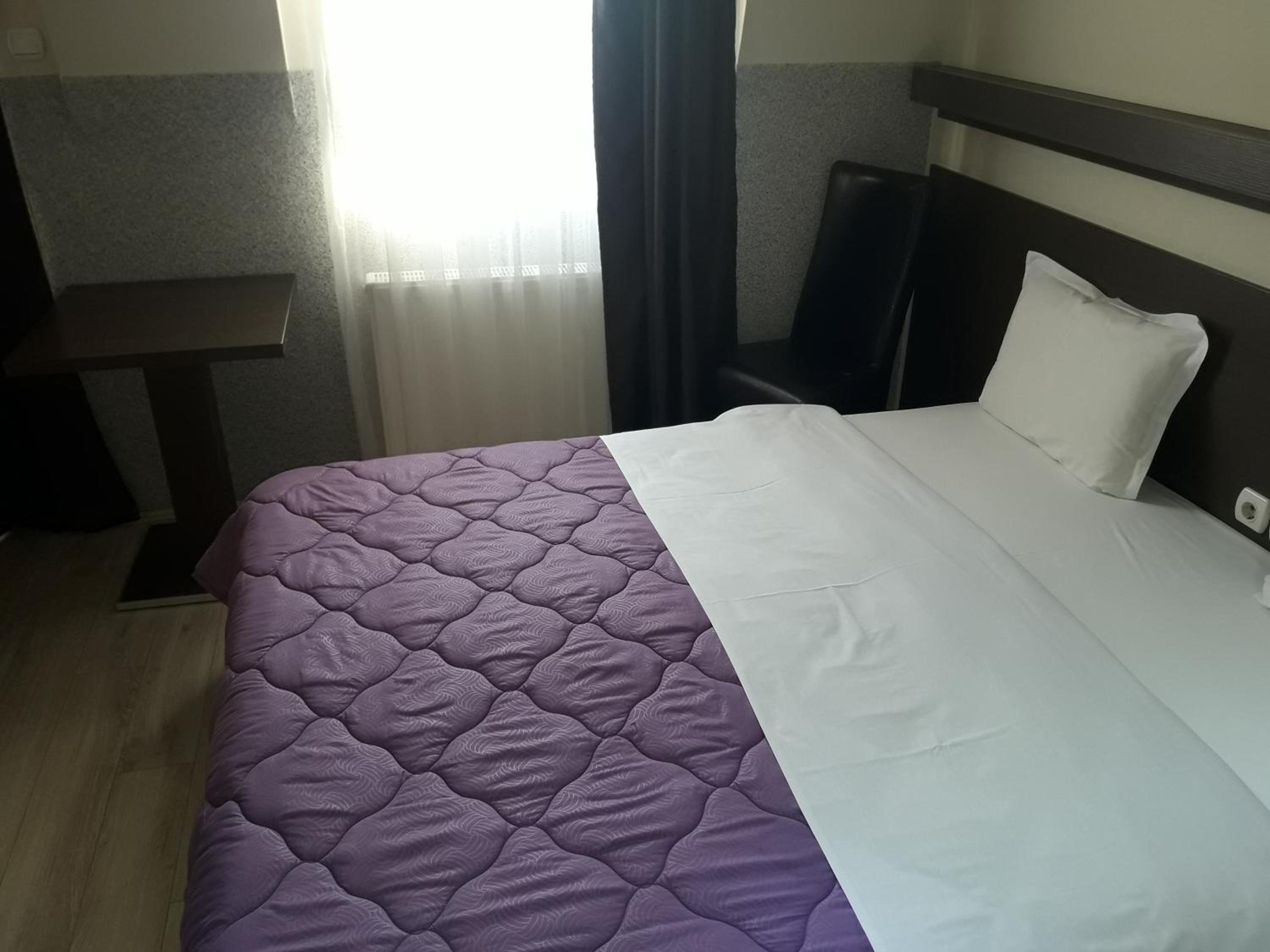 Twin Room - Photo 1