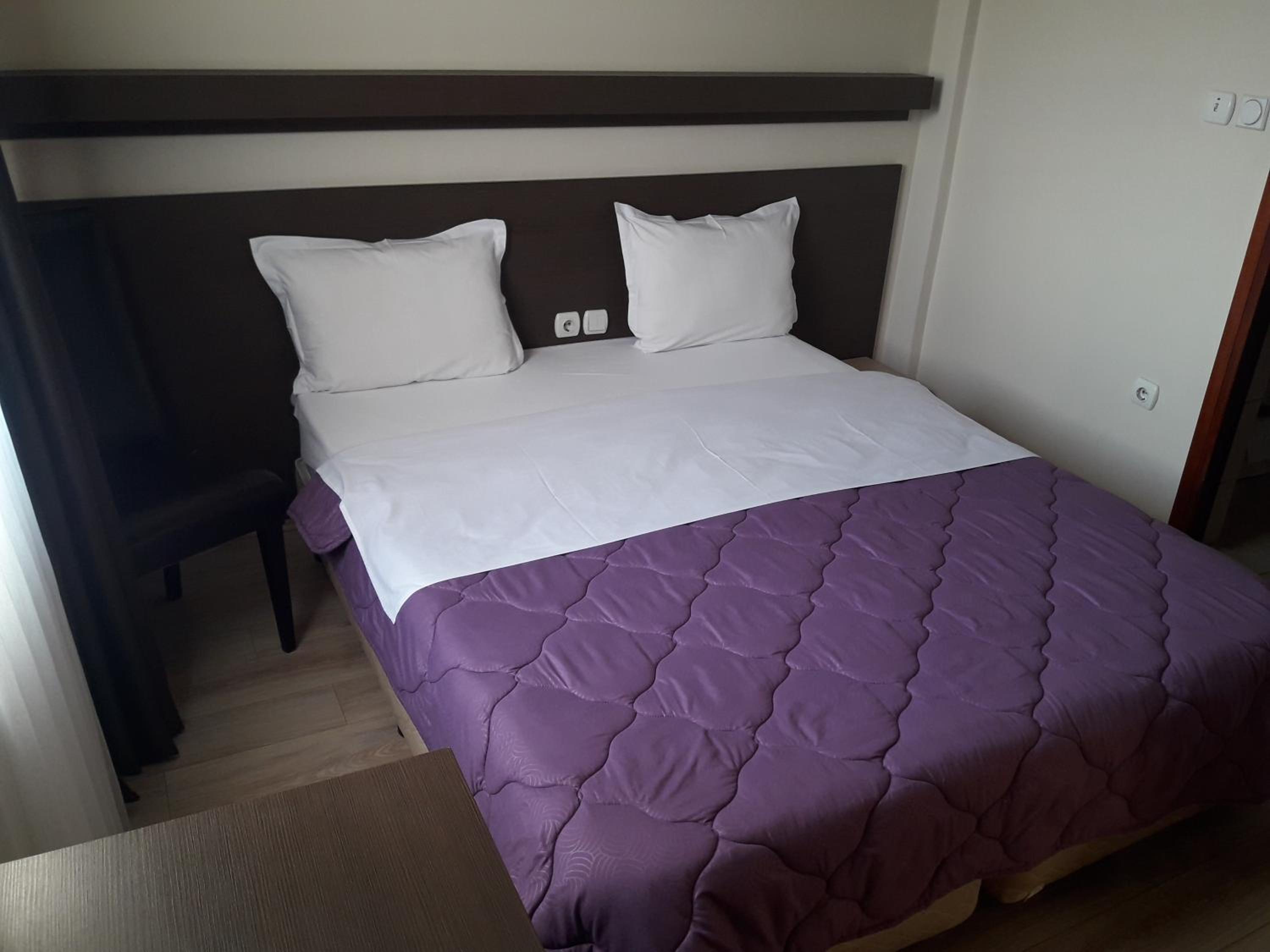 Twin Room - Photo 5