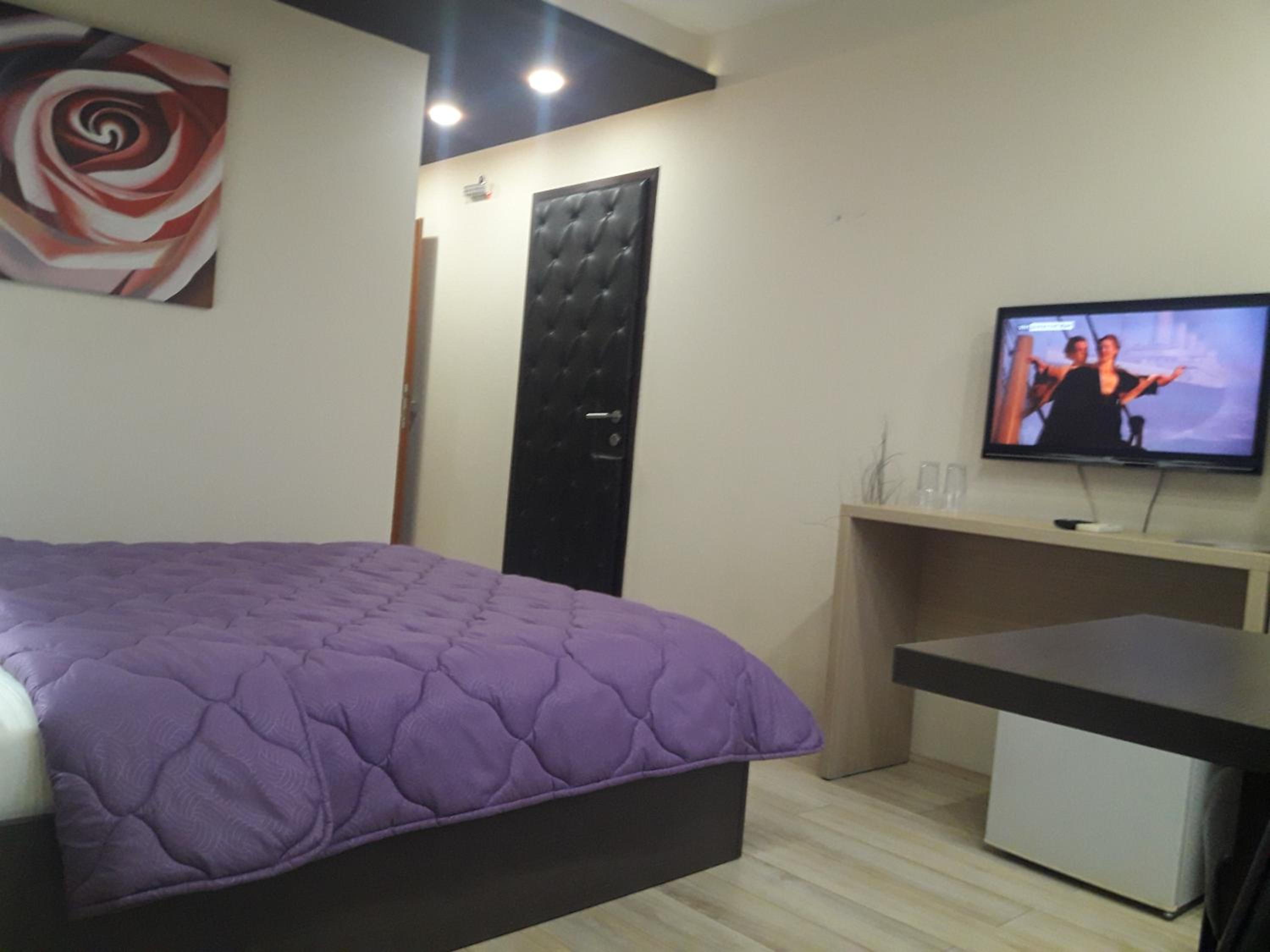 Double Room - Photo 13