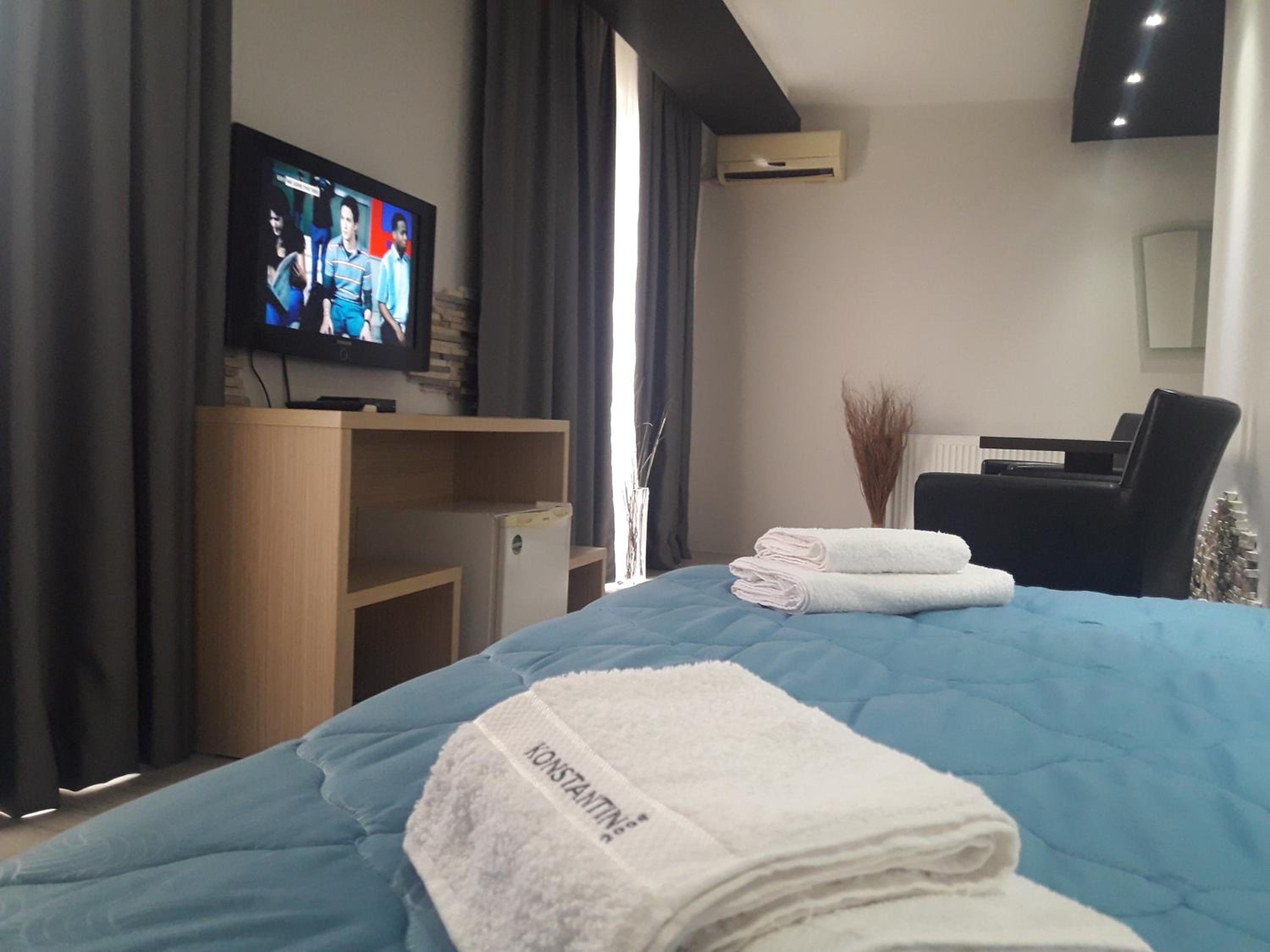 Quadruple Room - Photo 21