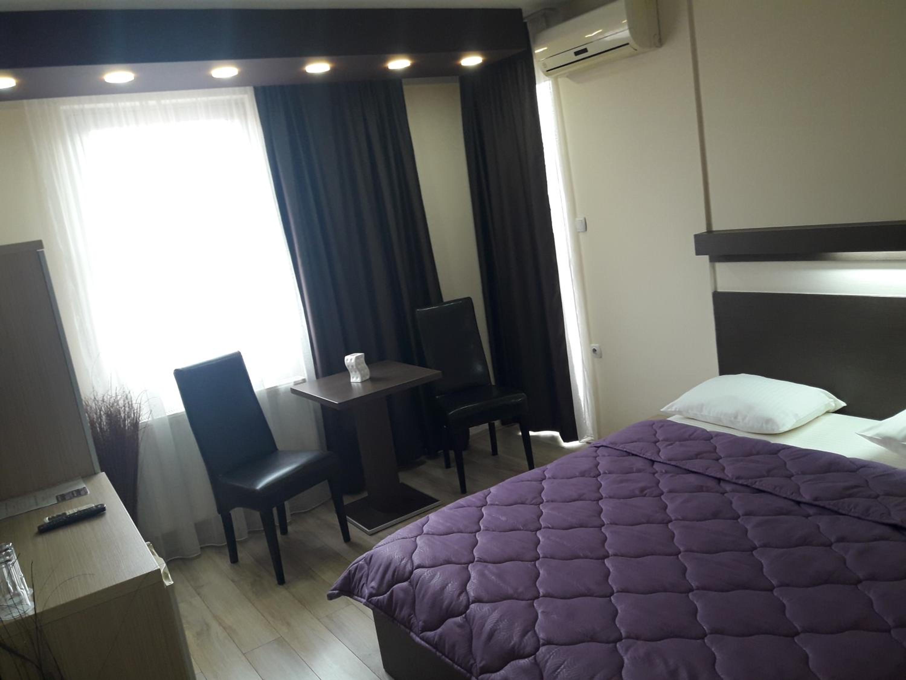 Double Room - Photo 19