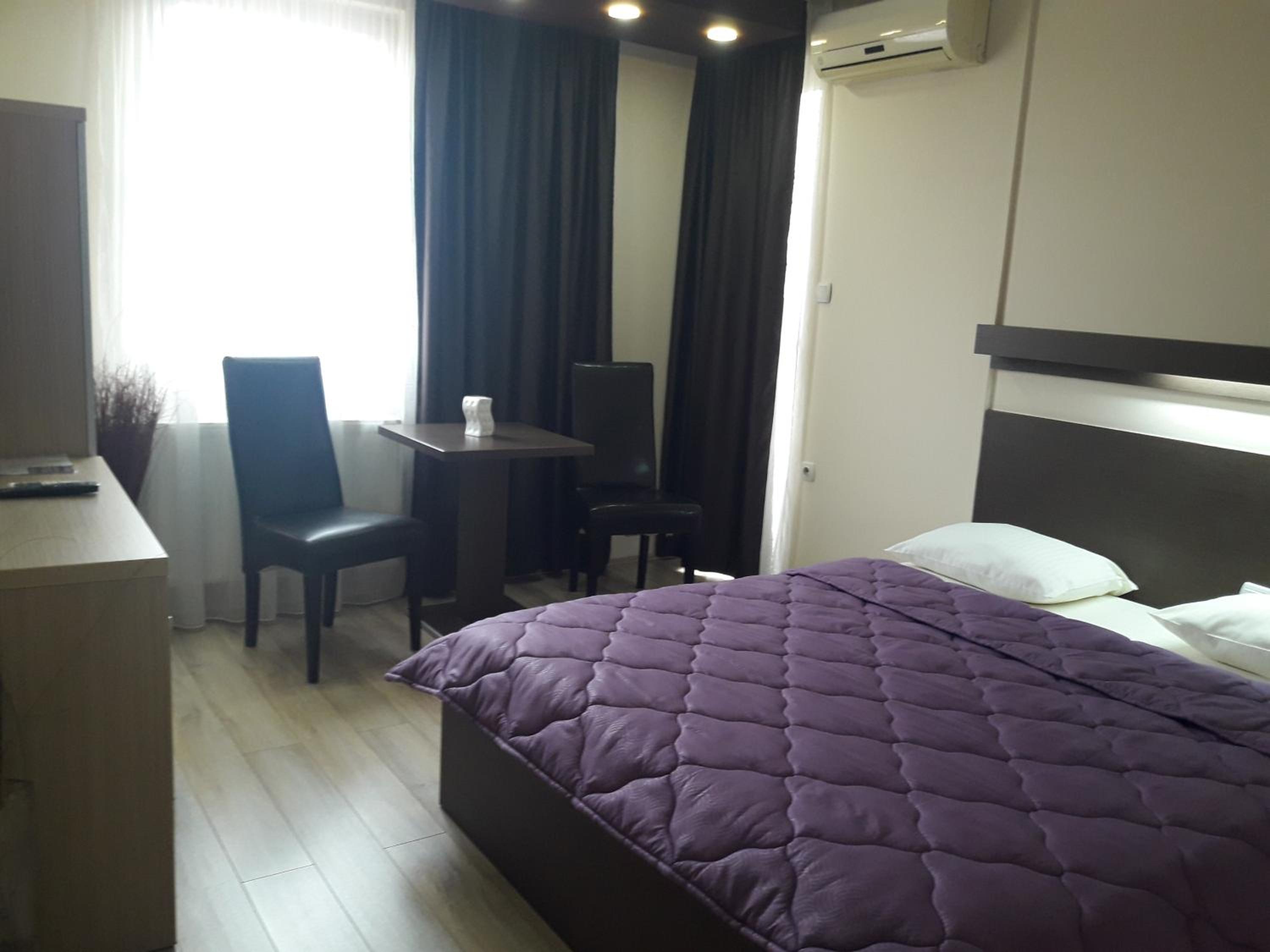 Double Room - Photo 21