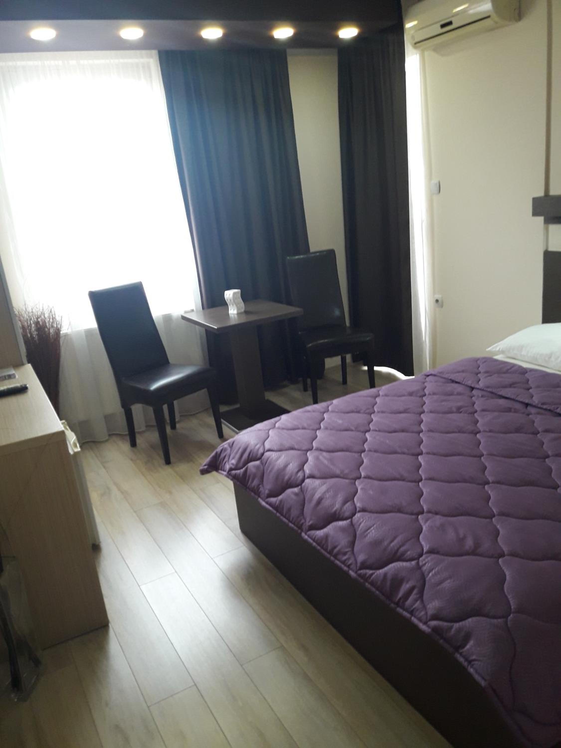 Double Room - Photo 26