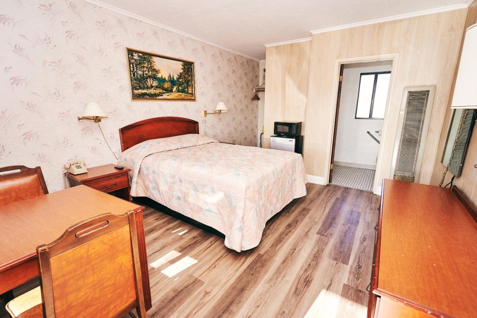 Queen Room - Photo 1