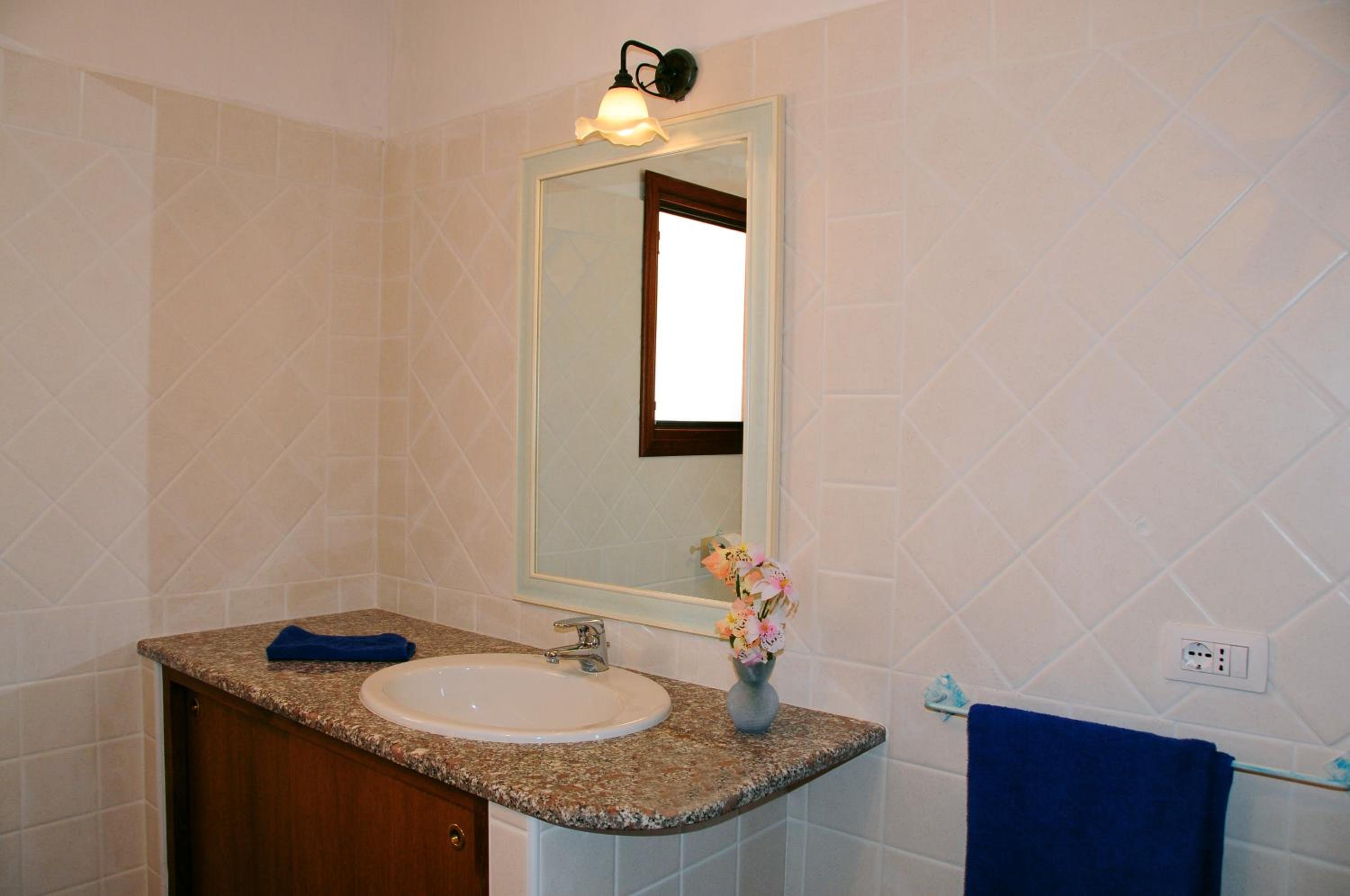One-Bedroom Apartment (3 Adults) photo 2