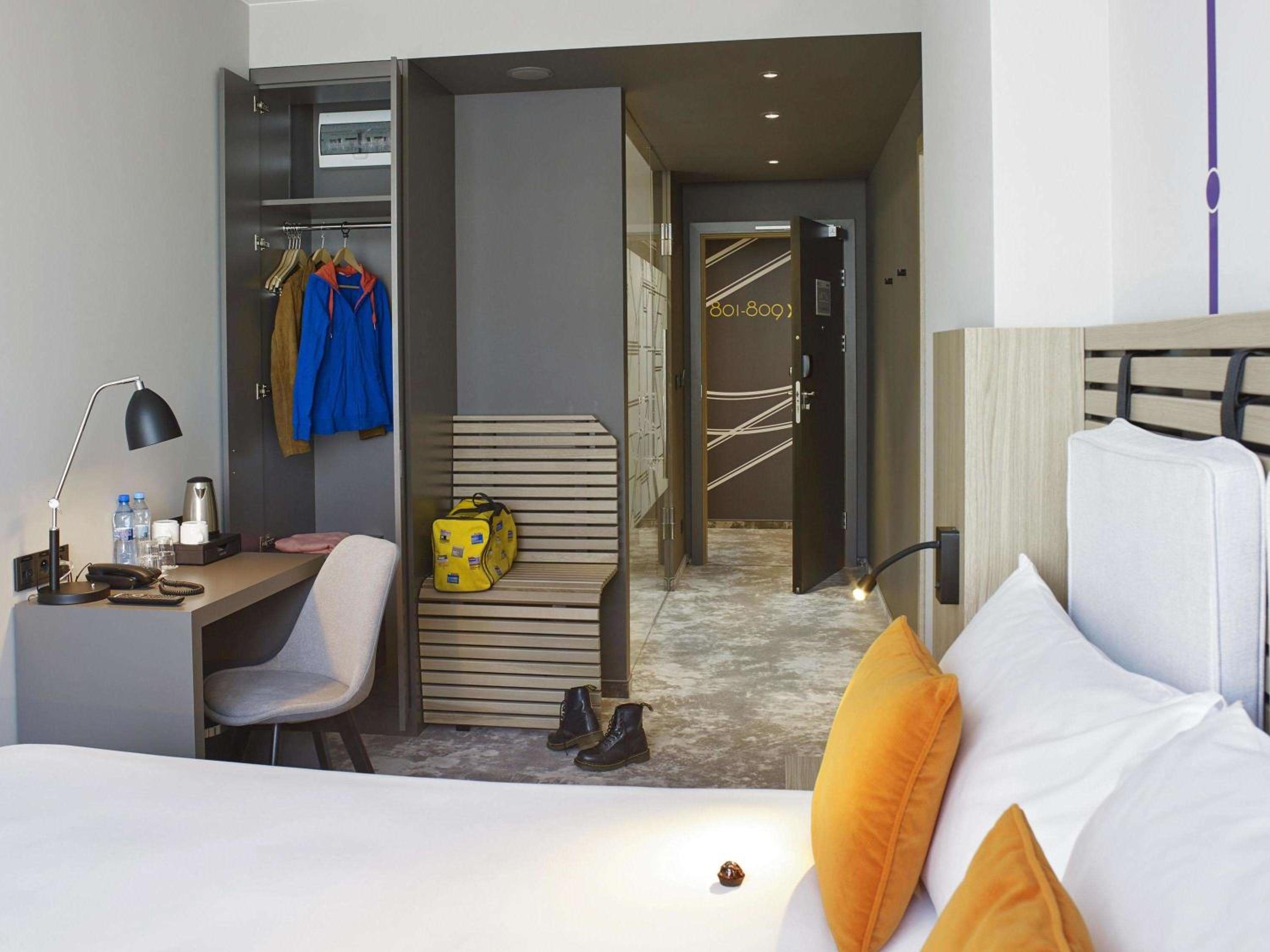 Standard Queen Room photo 1