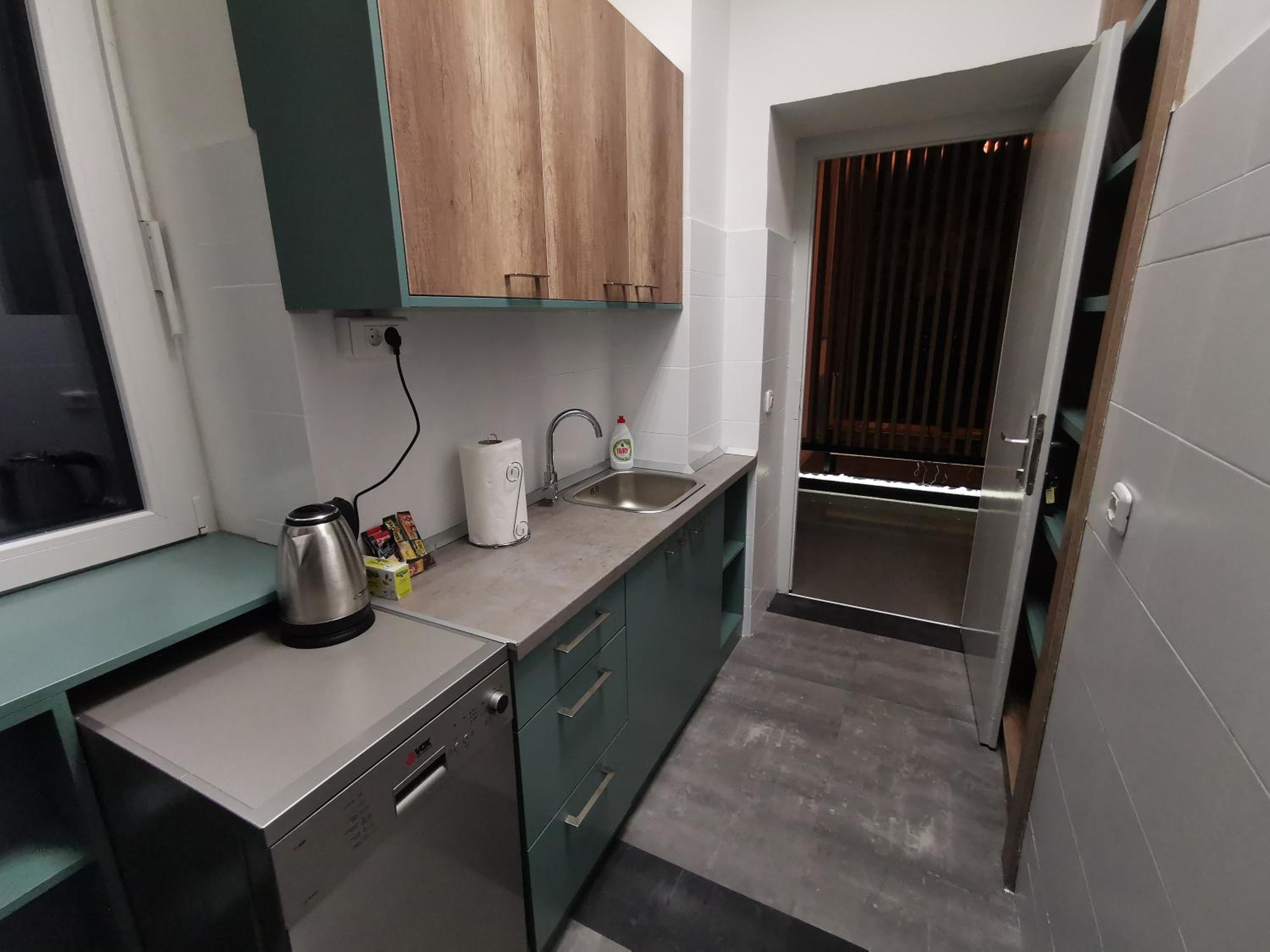 One-Bedroom Apartment - Photo 11