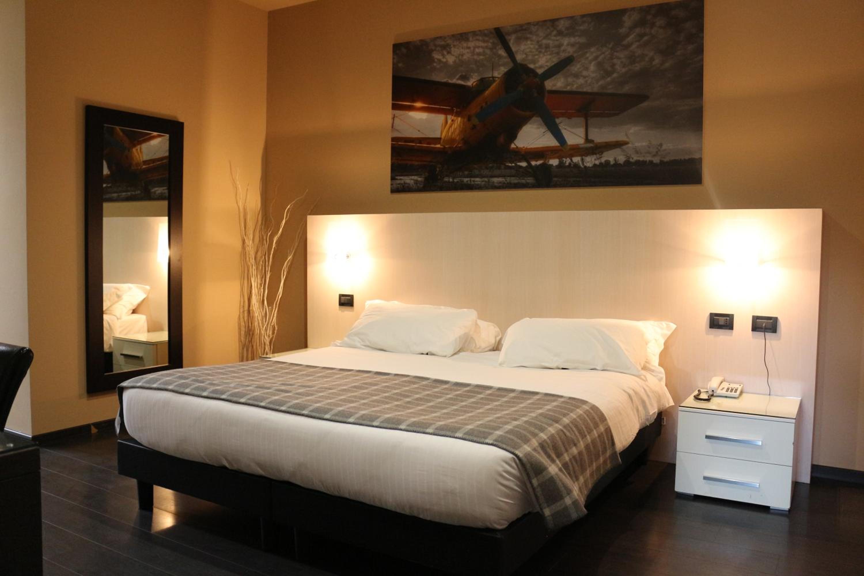 Deluxe Double or Twin Room - Photo 3