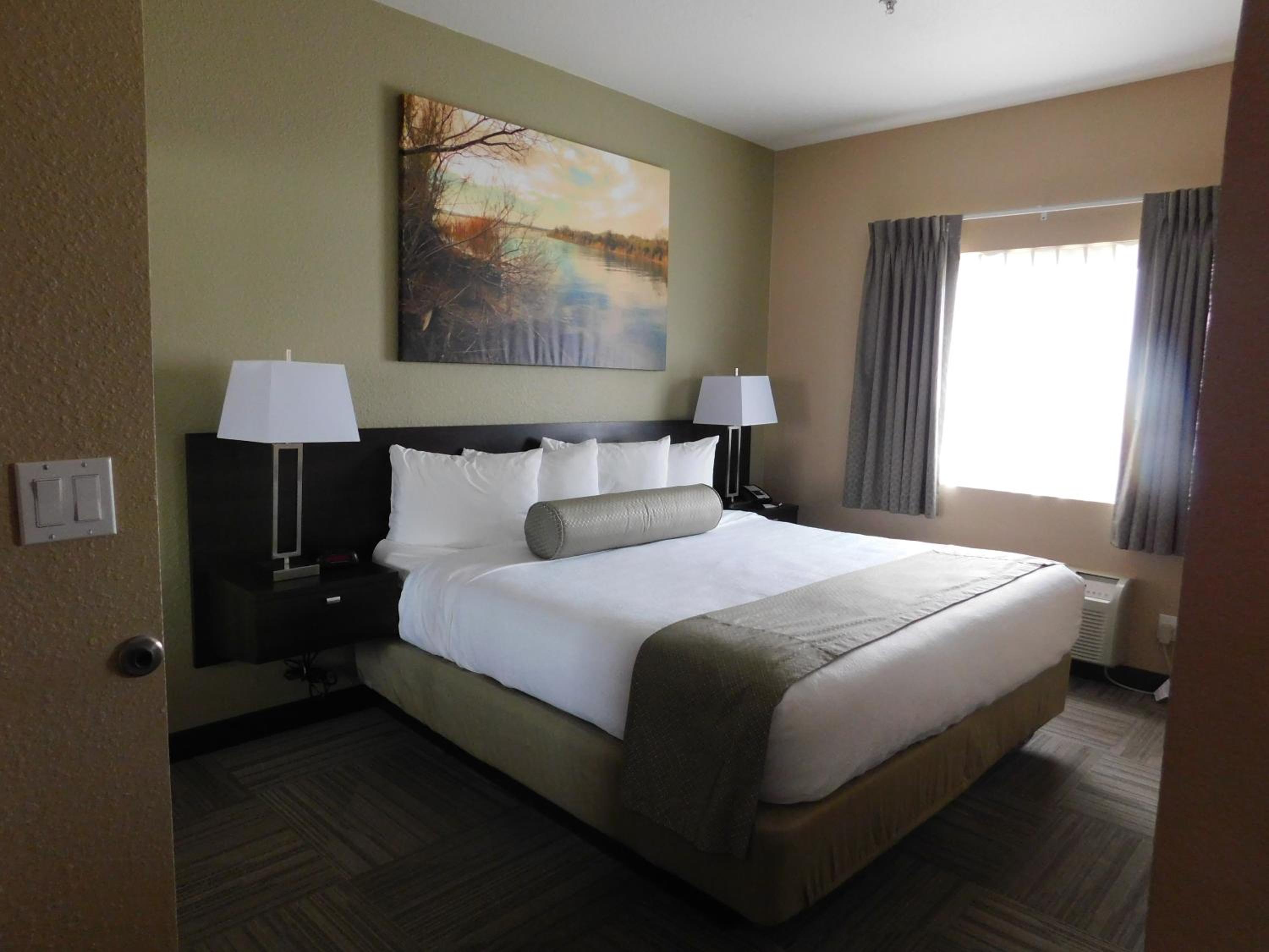 King Suite - Non-Smoking - Photo 1