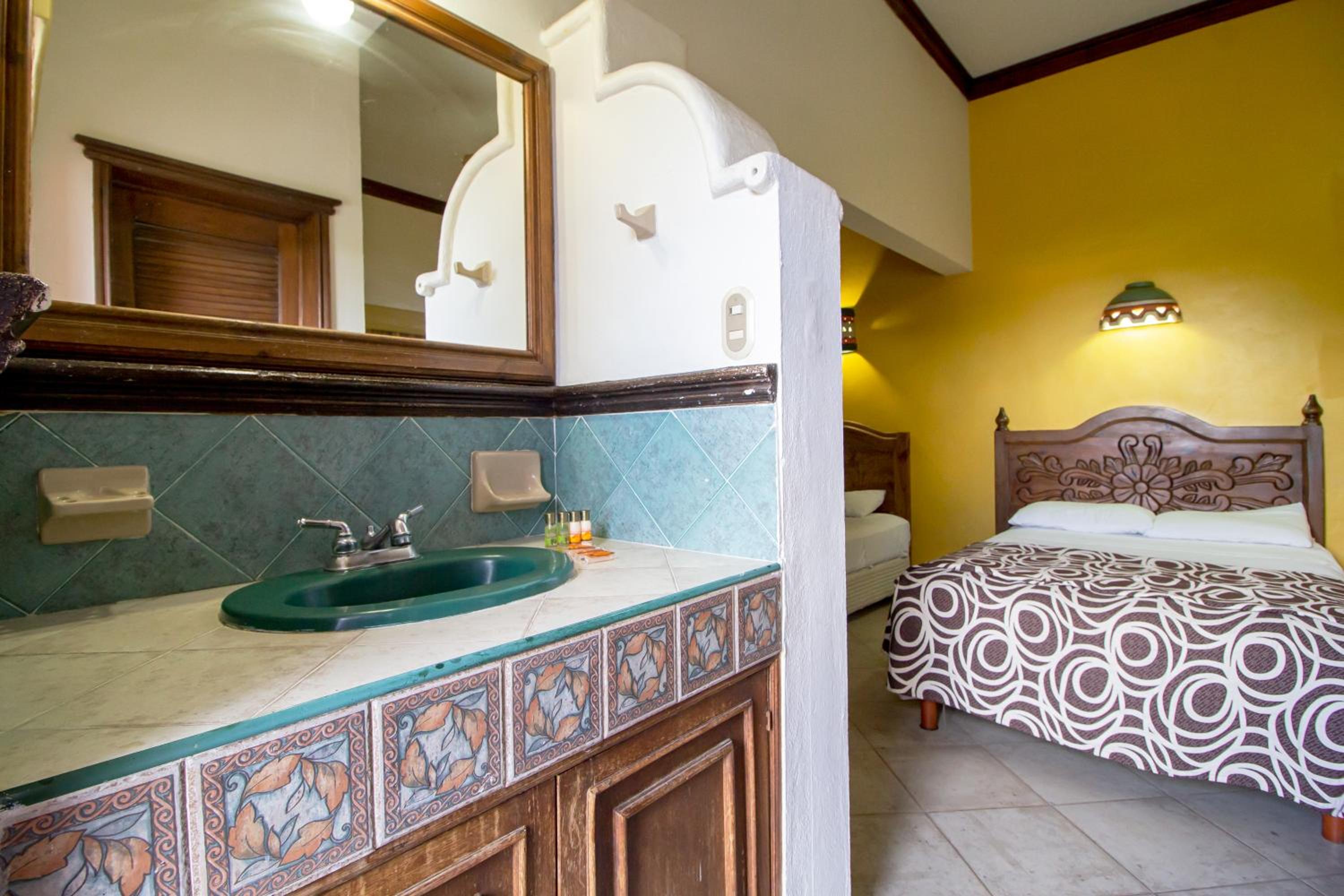 Triple Room - Photo 11