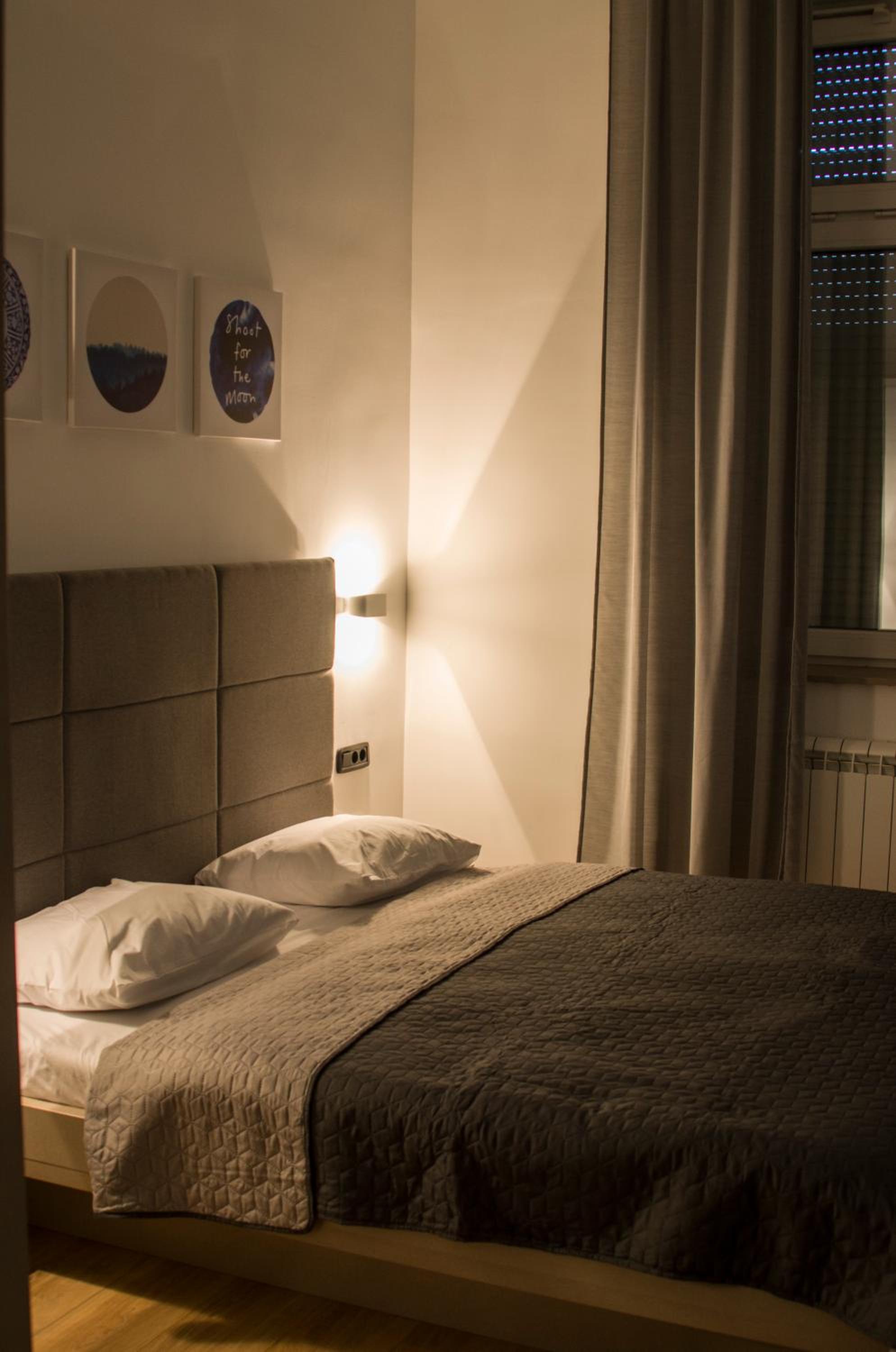 One-Bedroom Apartment - Photo 8