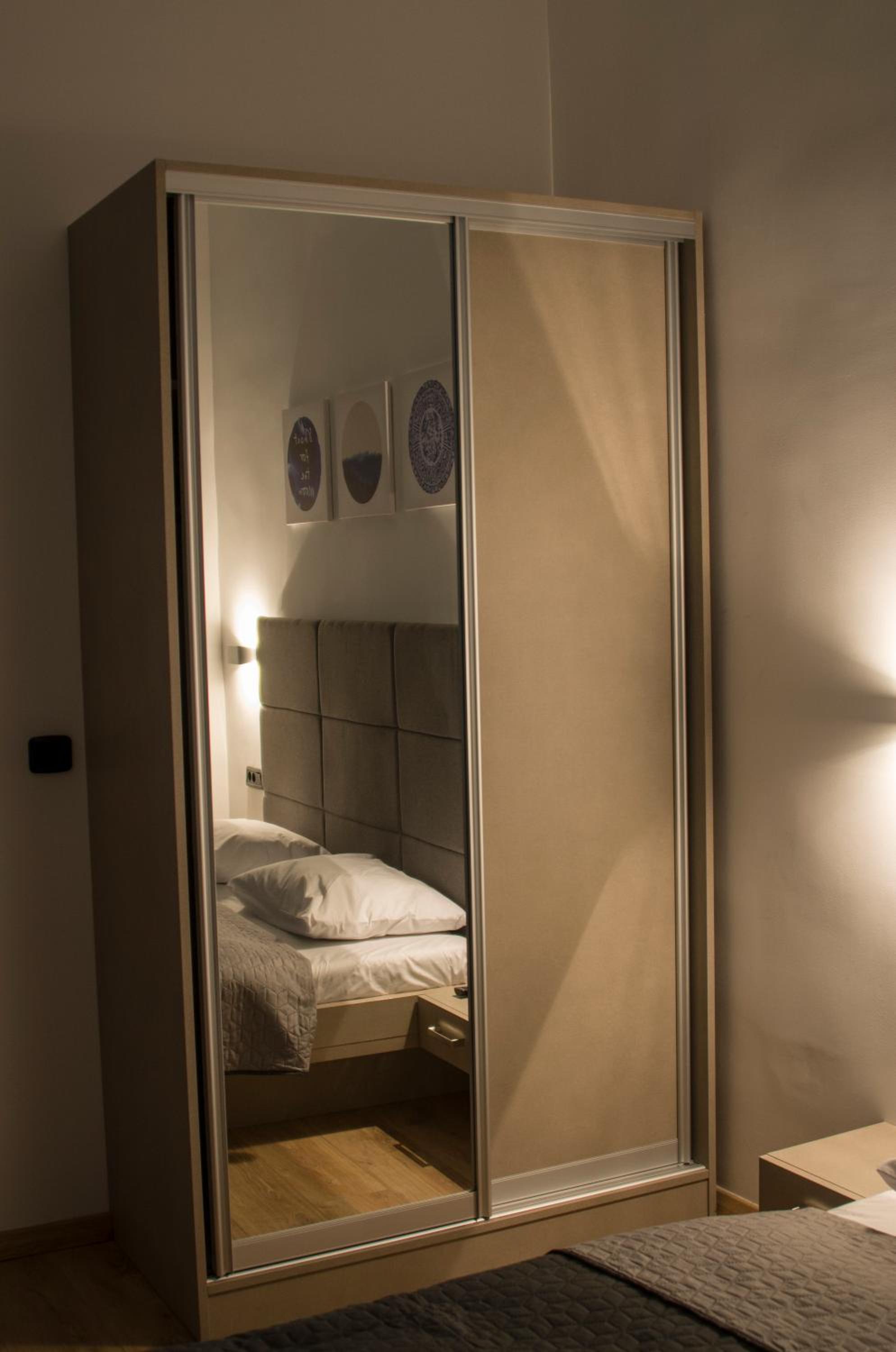 One-Bedroom Apartment - Photo 9
