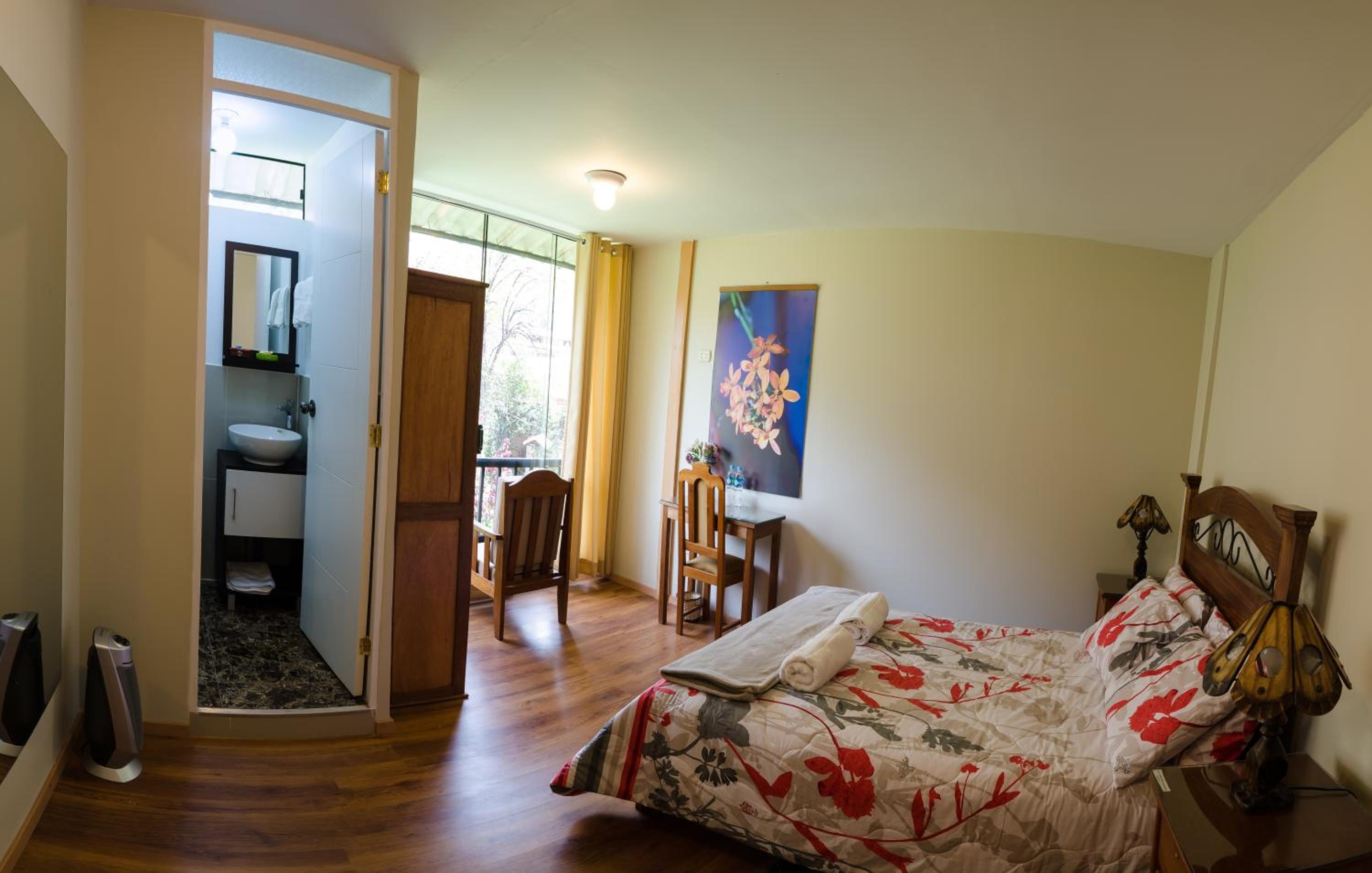 Double Room with Balcony (2 Adults + 1 Child) photo 2