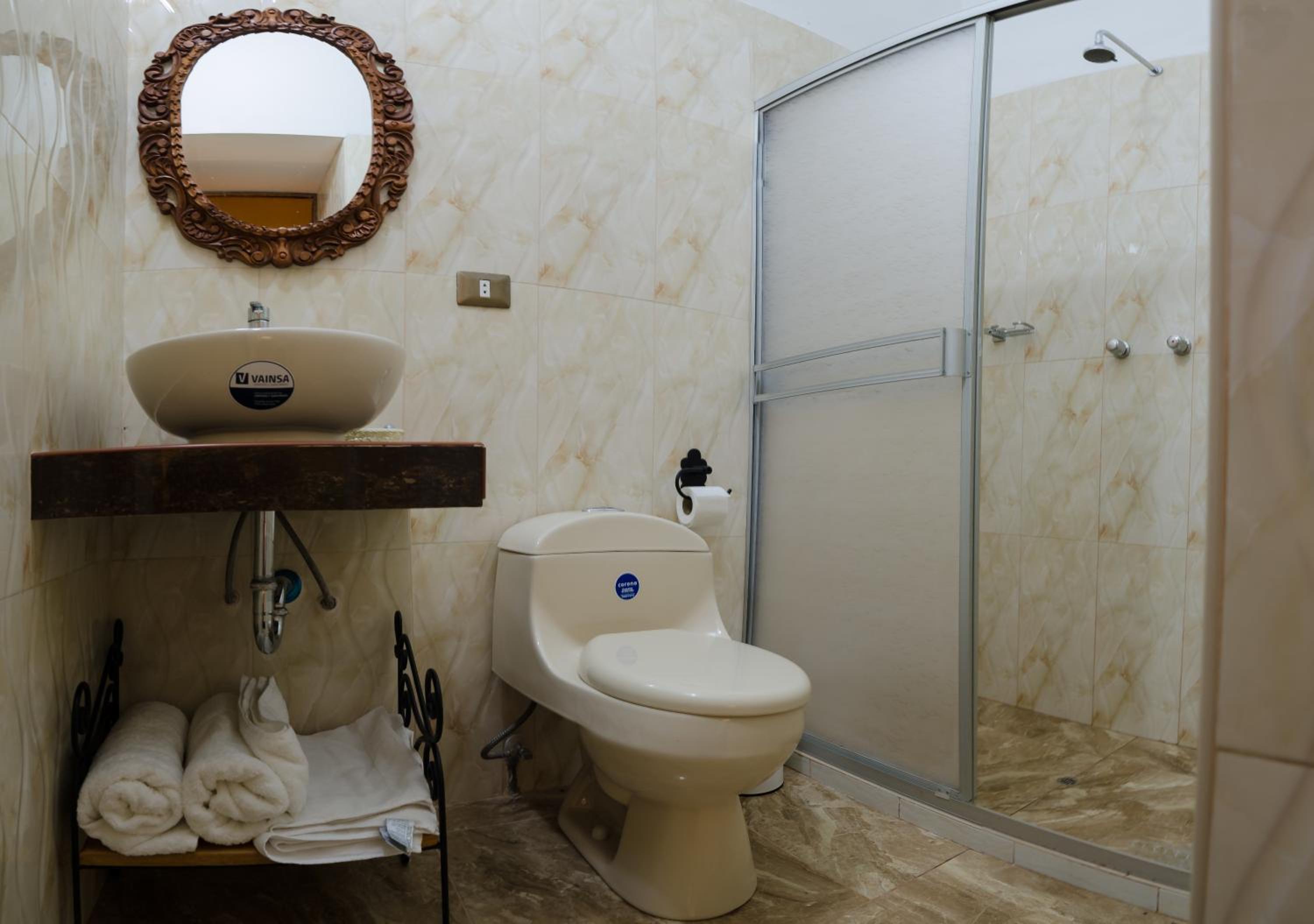 Deluxe King Suite photo 2