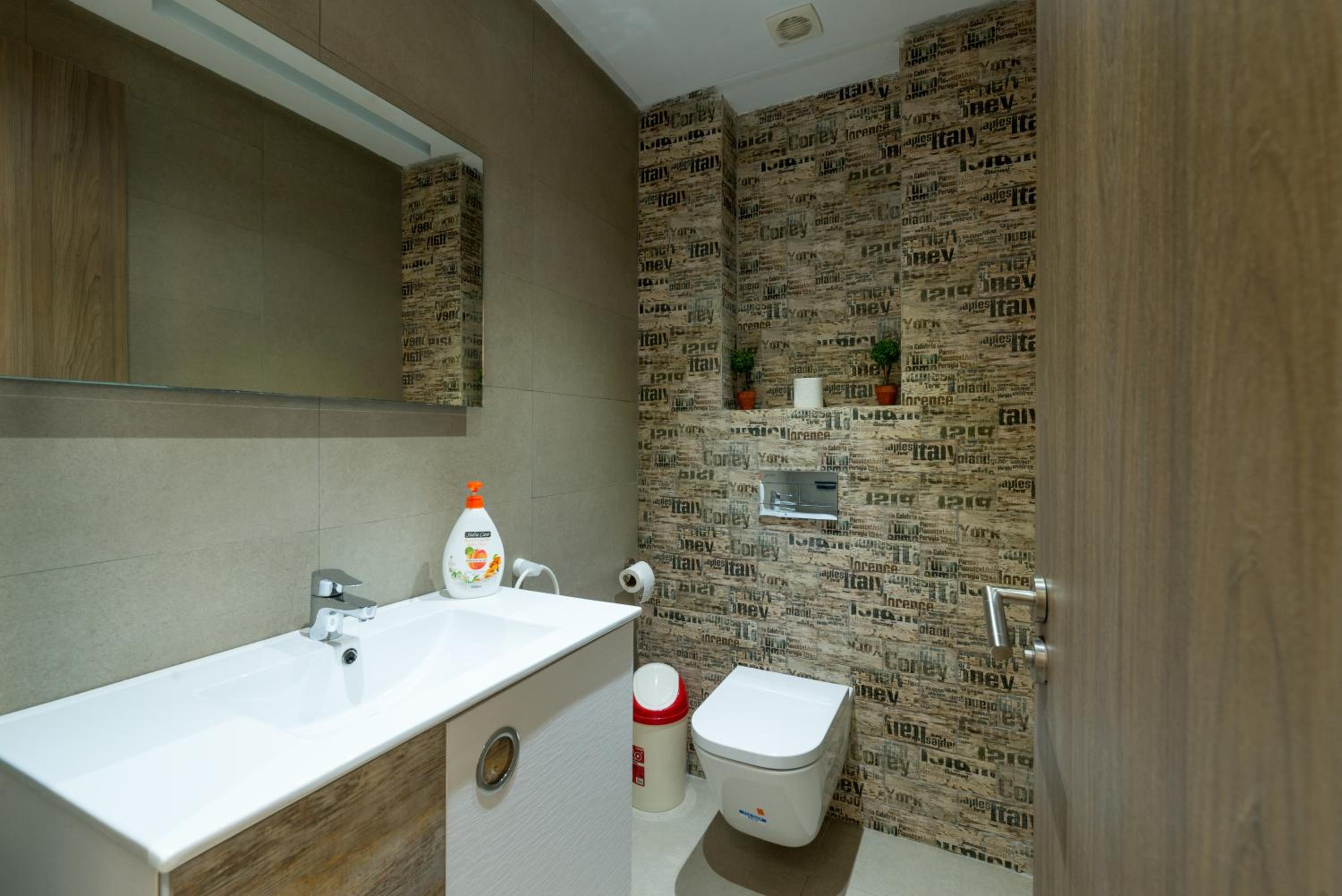 Two-Bedroom Apartment - Photo 8