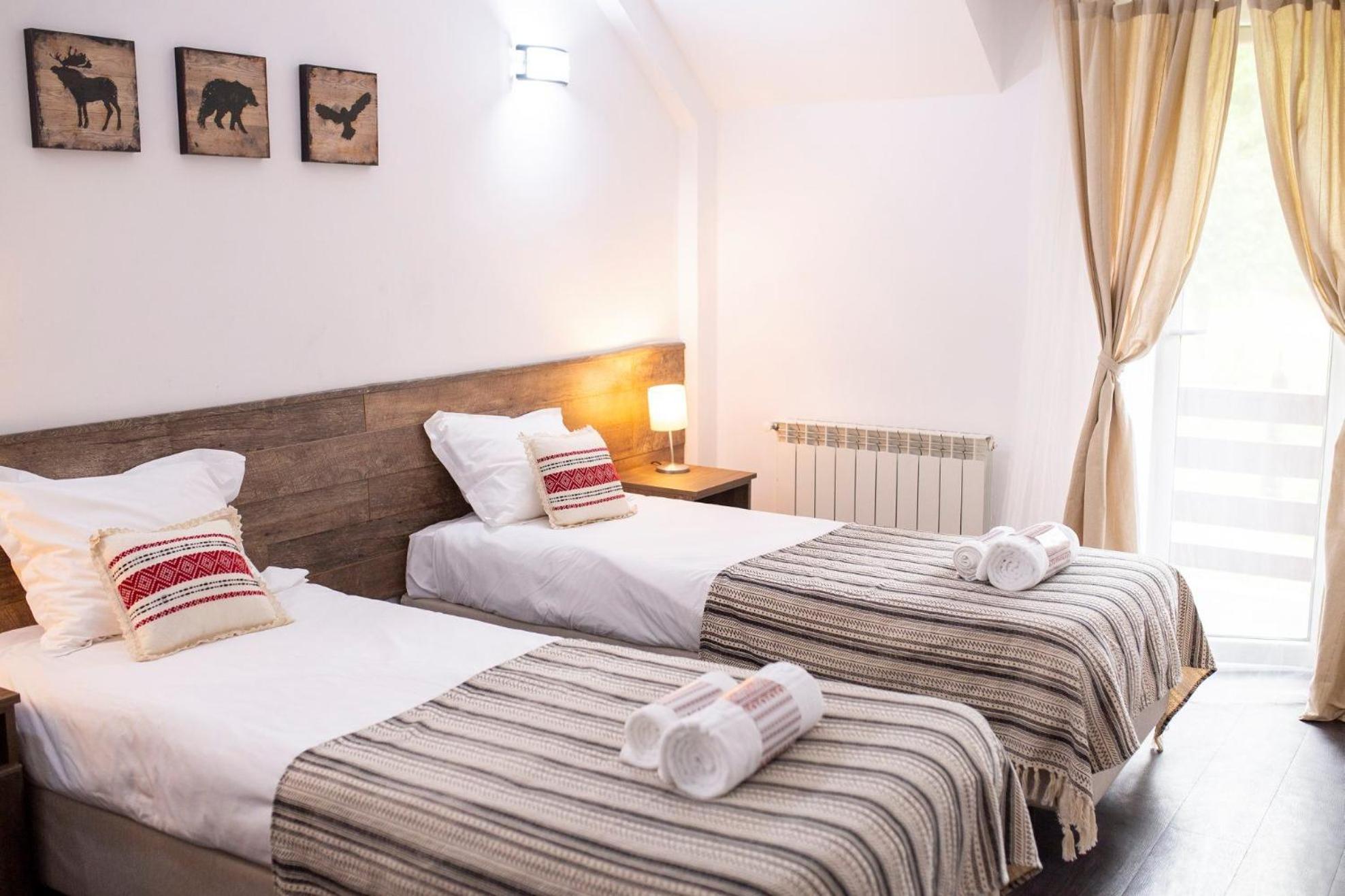 Twin Room with Extra Bed photo 1