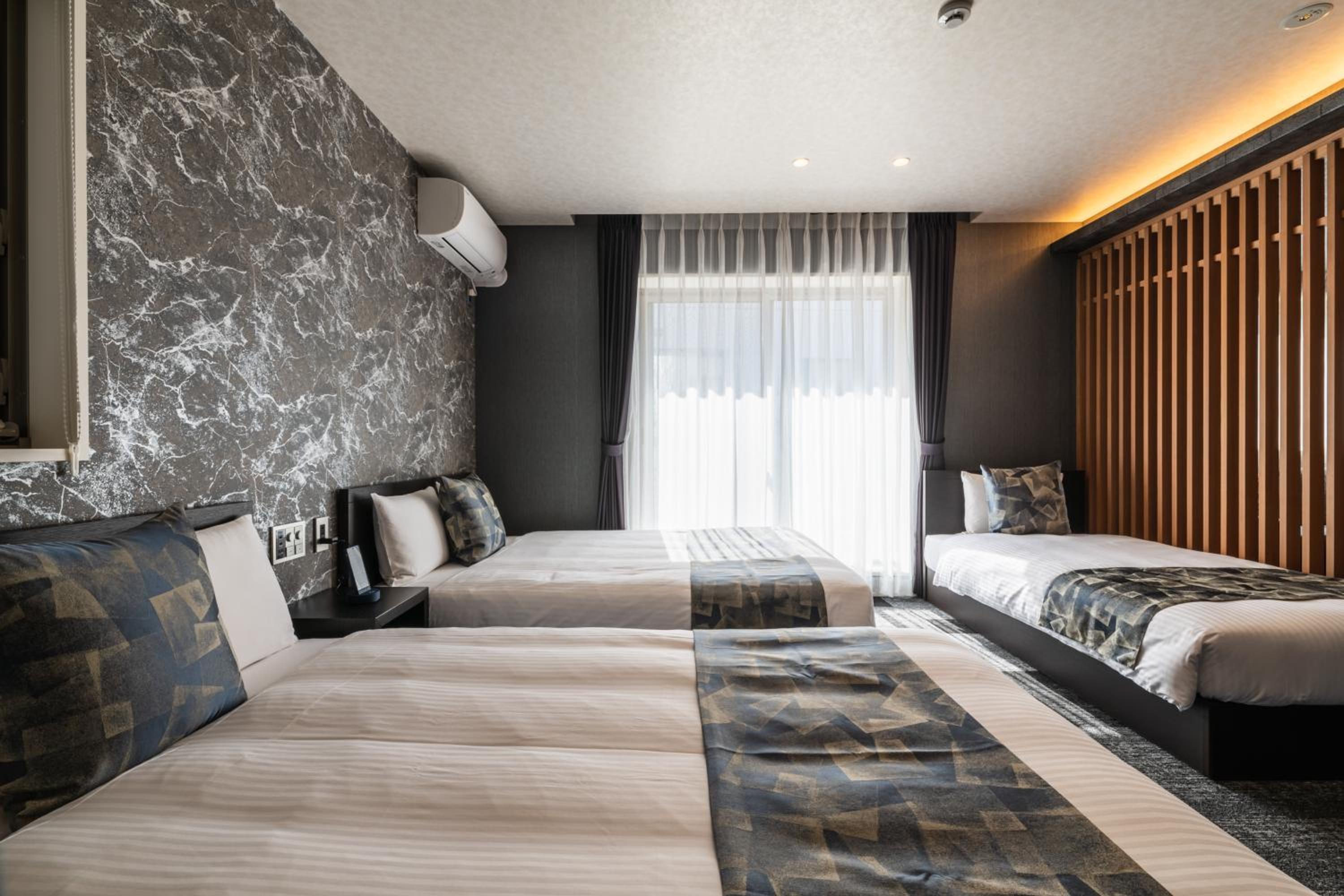 Deluxe Family Room - Photo 21