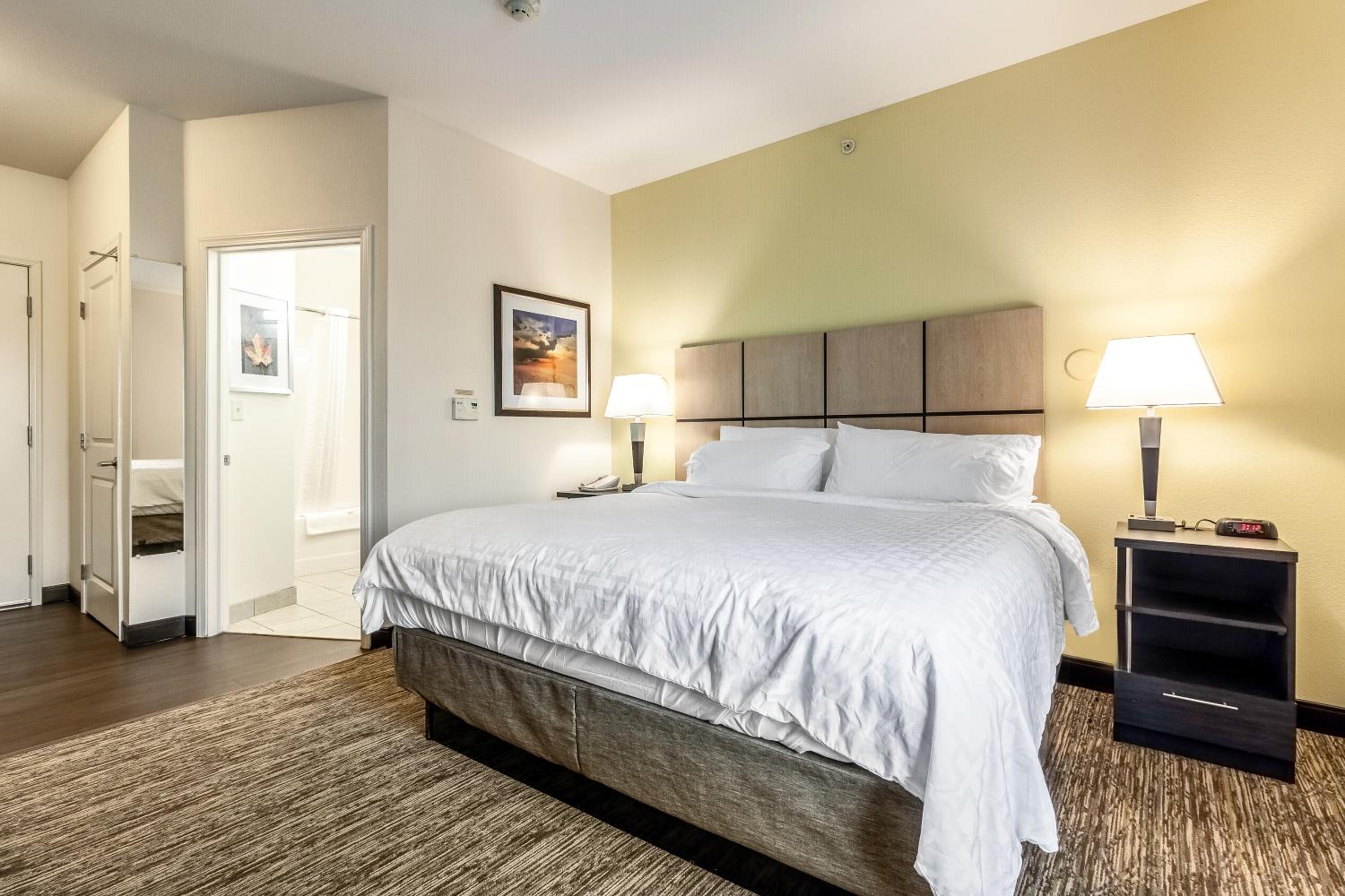 Standard Suite - Photo 1