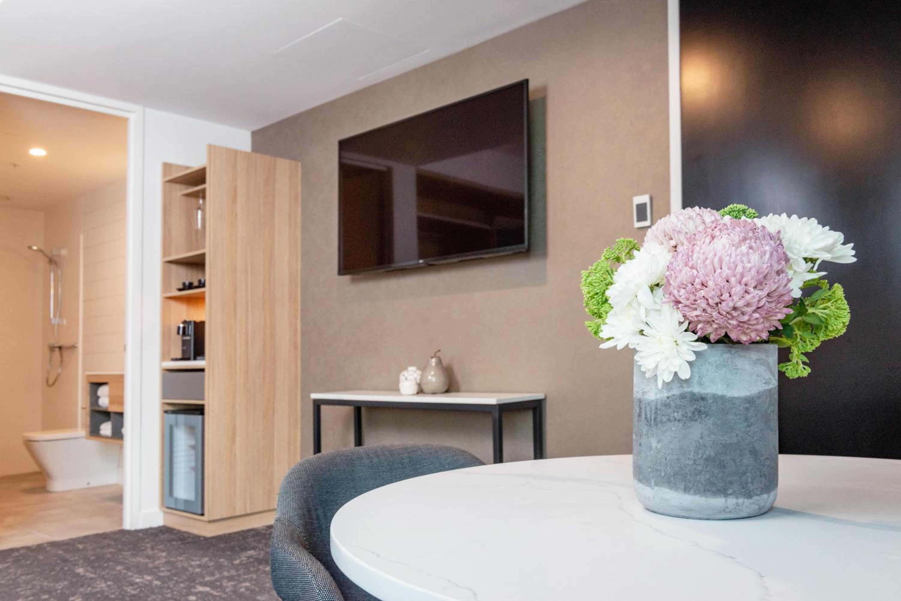 Standard Double Room with Two Double Beds - Photo 5