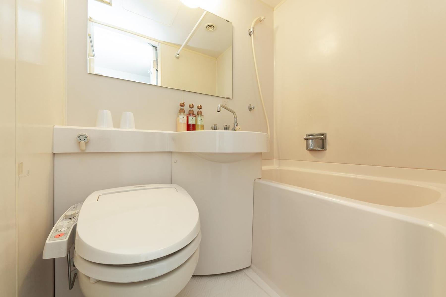 Double Room With Small Double Room - Non-Smoking - Photo 2
